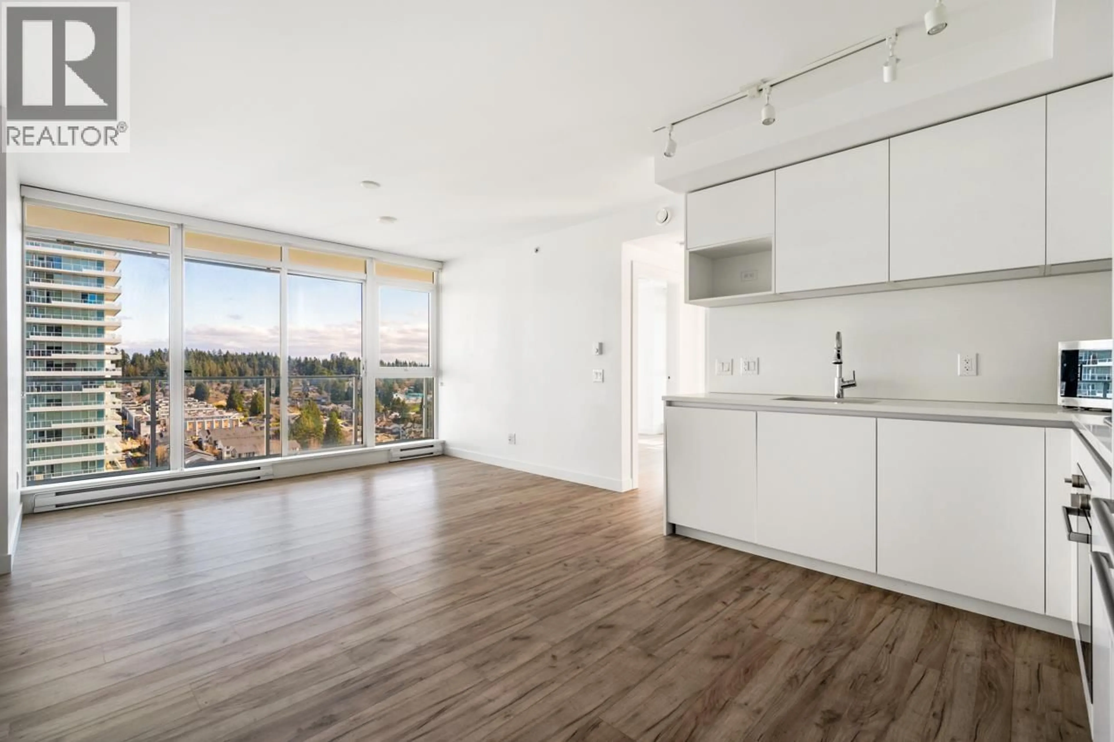 Open concept kitchen, unknown for 2002 - 652 WHITING WAY, Coquitlam British Columbia V3J0K3