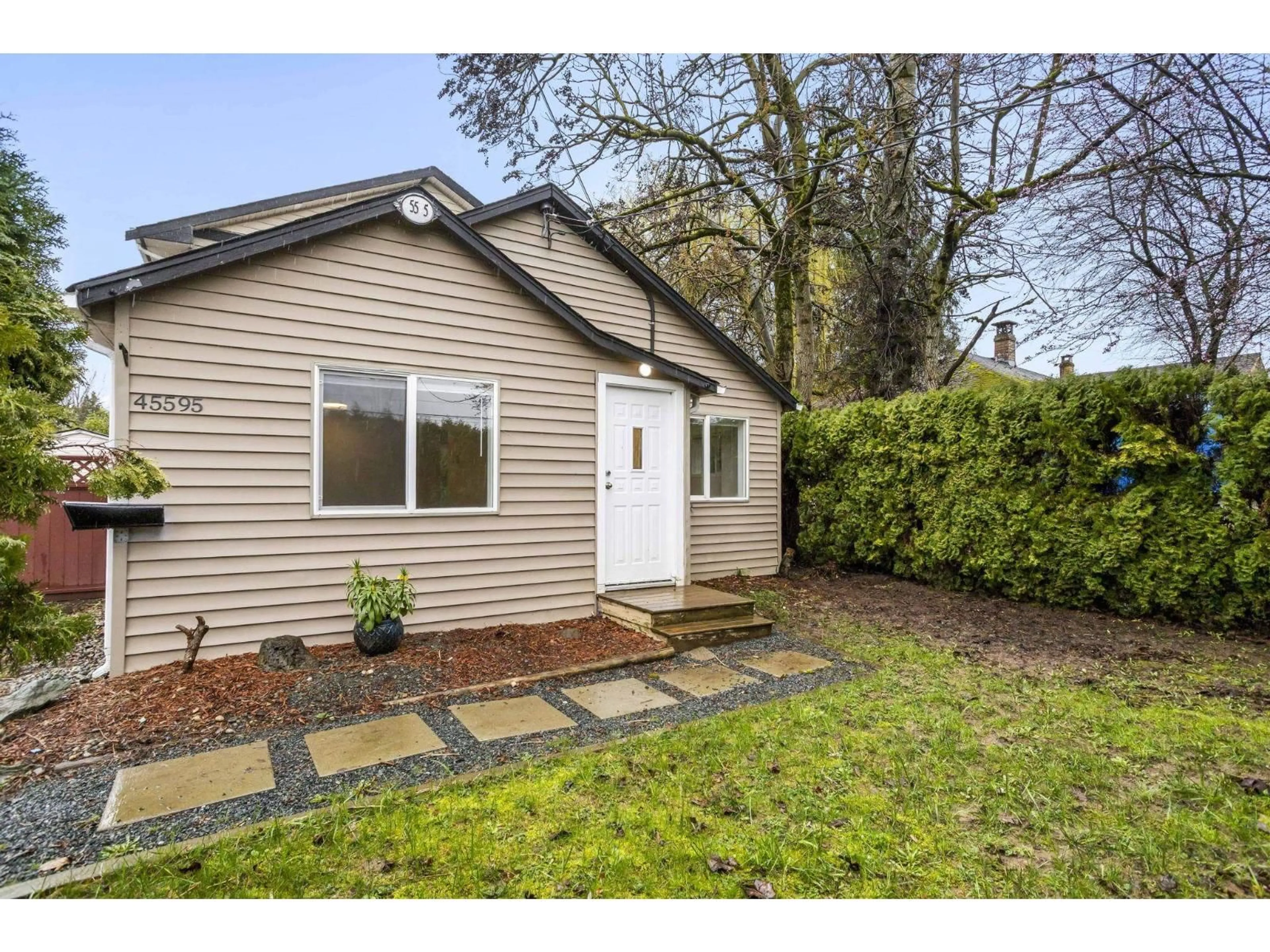 Unknown for 45595 LEWIS AVENUE, Chilliwack British Columbia V2P3C7