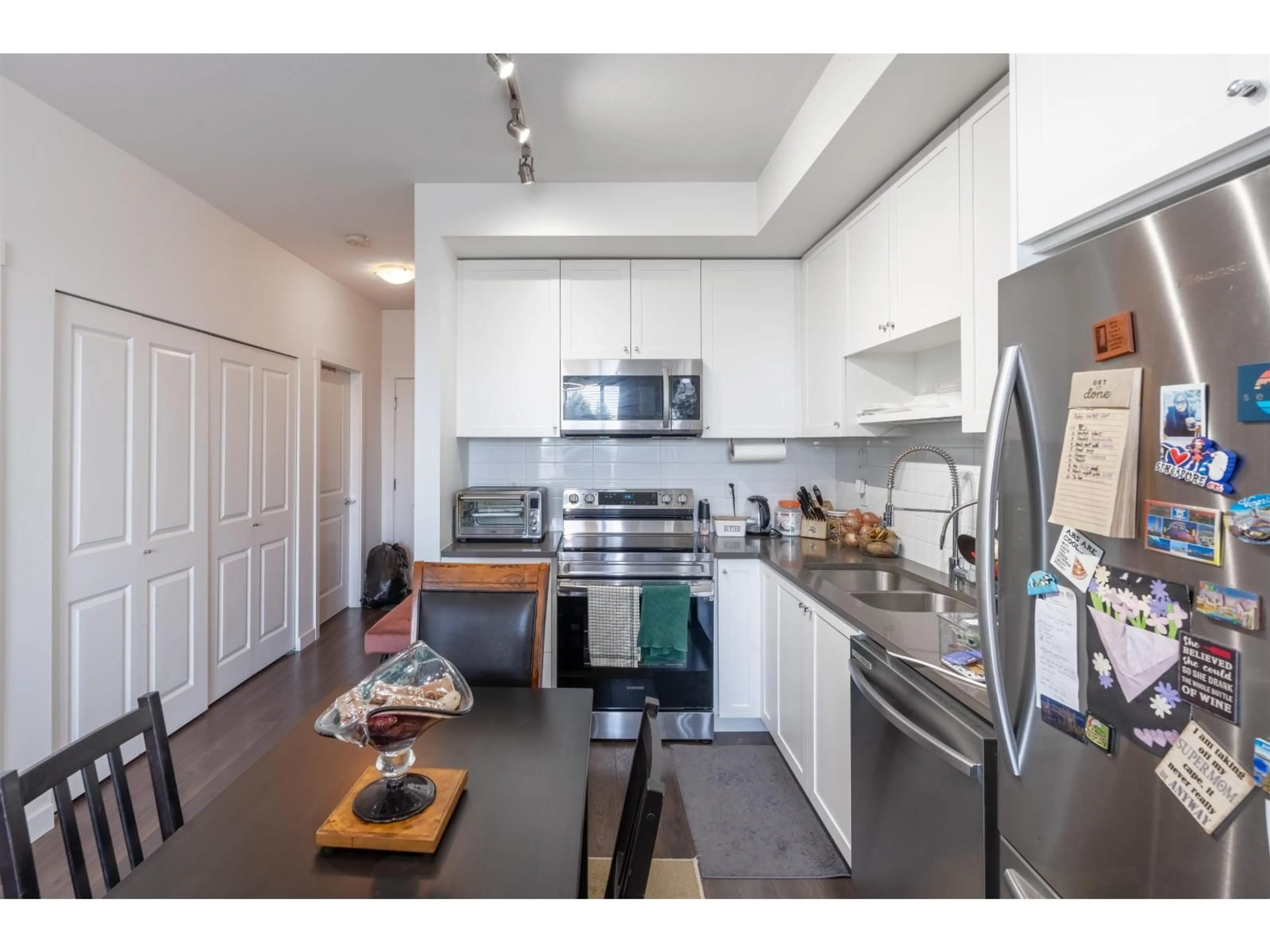 Standard kitchen, unknown for 410 - 15835 85 AVENUE, Surrey British Columbia V4N0Y2