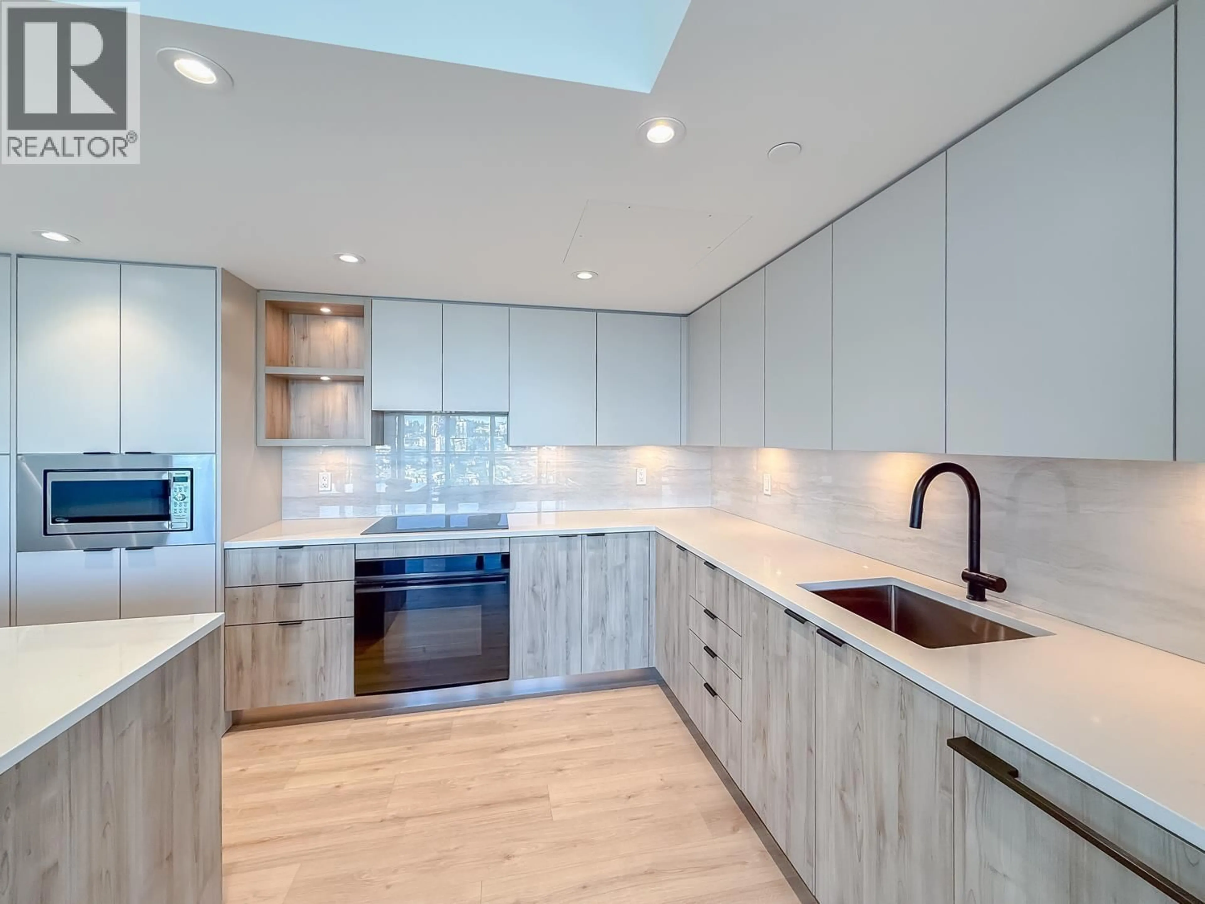 Contemporary kitchen, unknown for 901 - 755 HARBOURSIDE DRIVE, North Vancouver British Columbia V7P0G1
