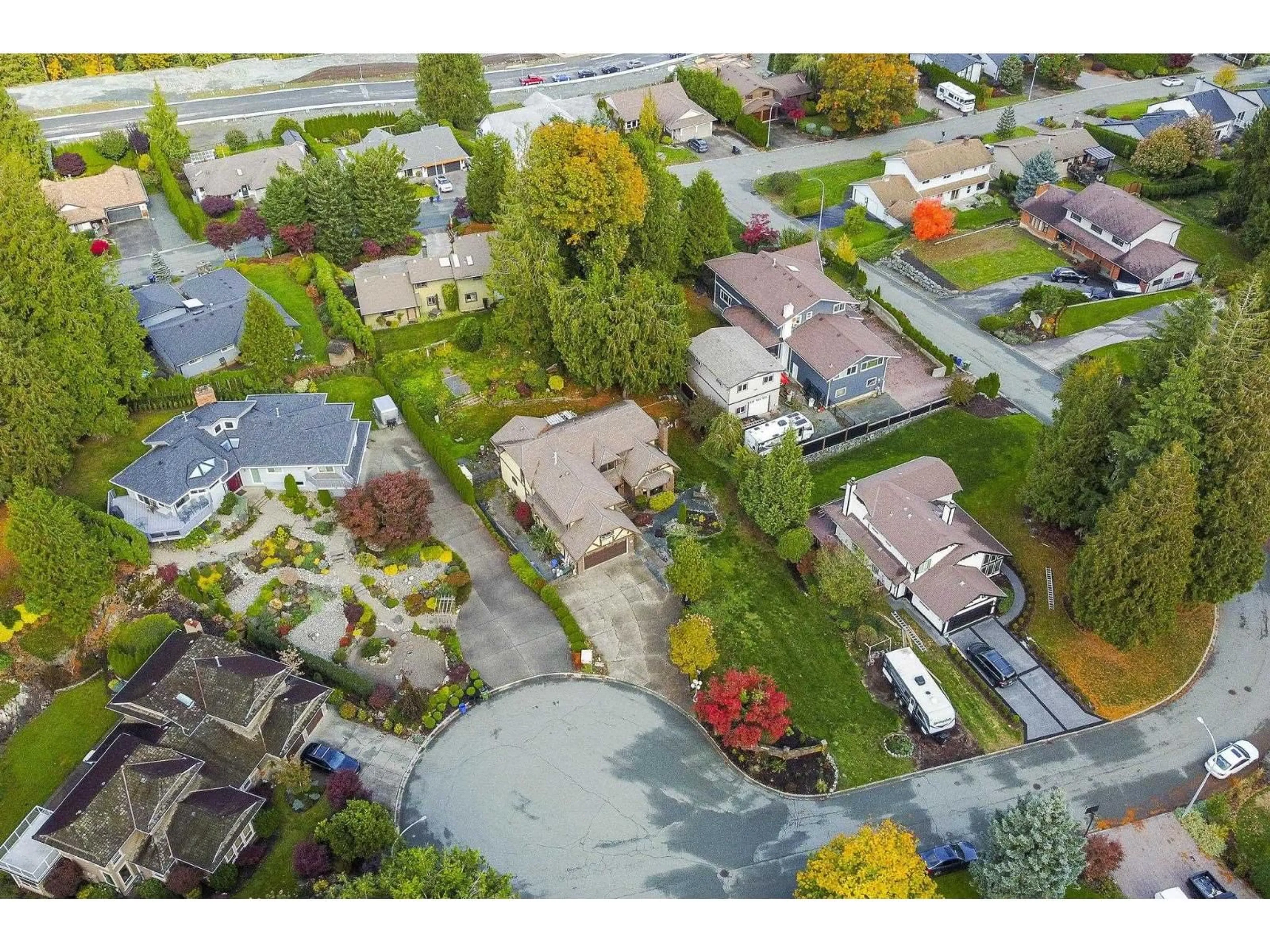 A pic from outside/outdoor area/front of a property/back of a property/a pic from drone, street for 10031 EAGLE CRESCENT, Chilliwack British Columbia V2P7R1