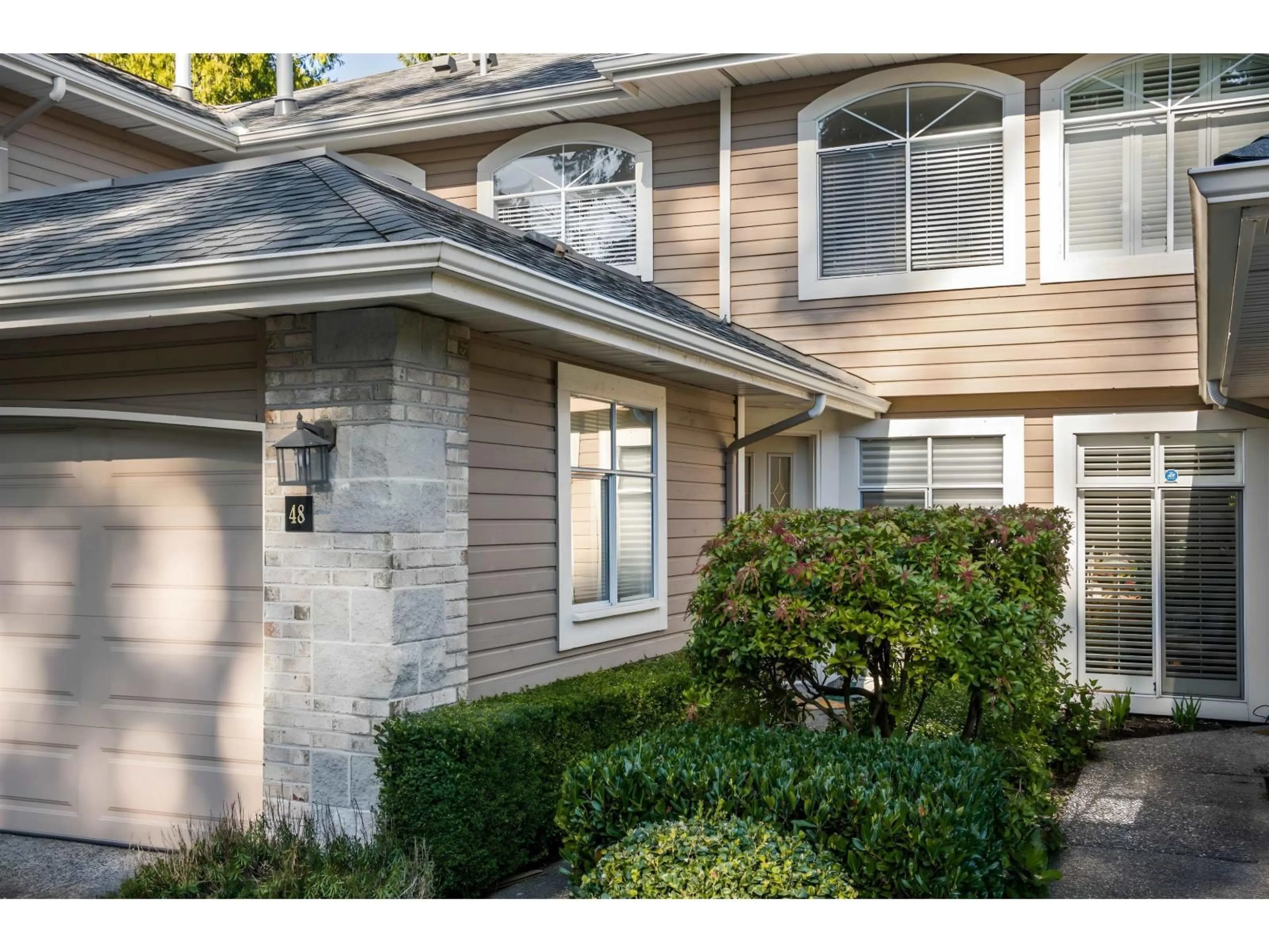 Home with vinyl exterior material, street for 48 - 2500 152 STREET, Surrey British Columbia V4P1M8