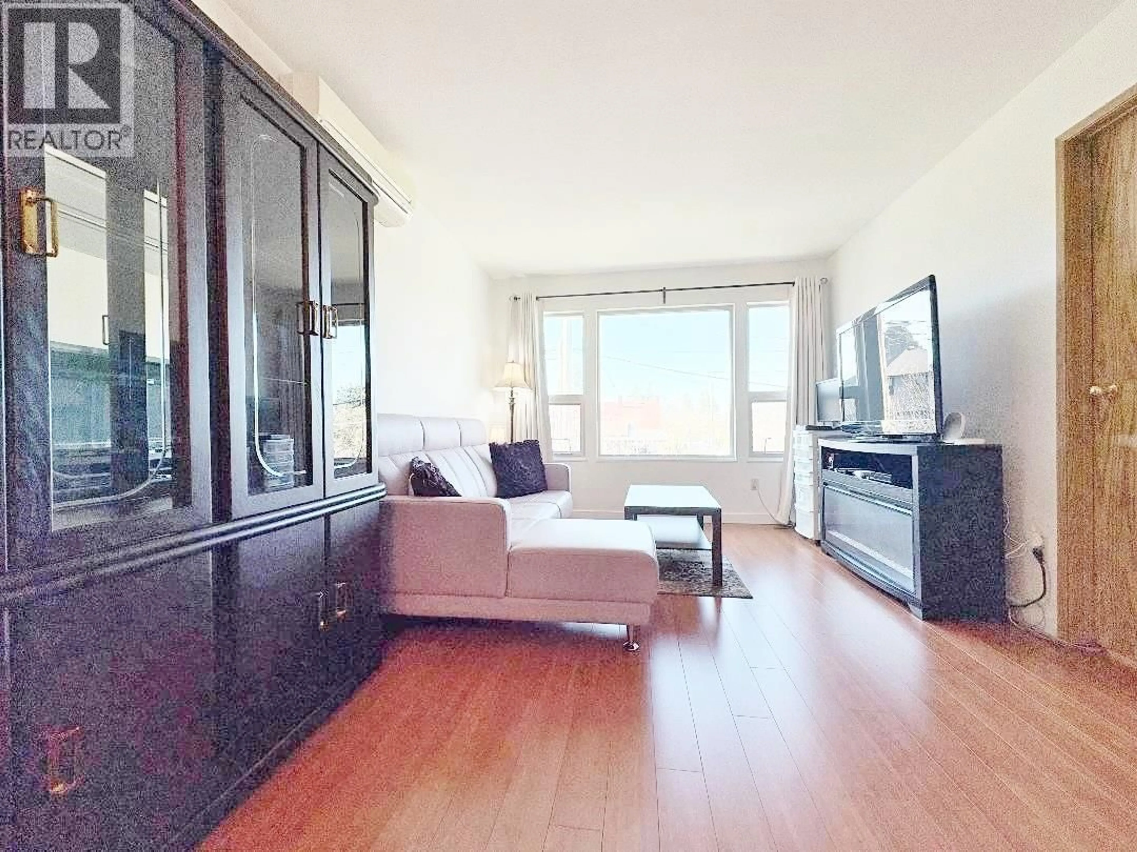 A pic of a room for 2038 NAPIER STREET, Vancouver British Columbia V5L5B7