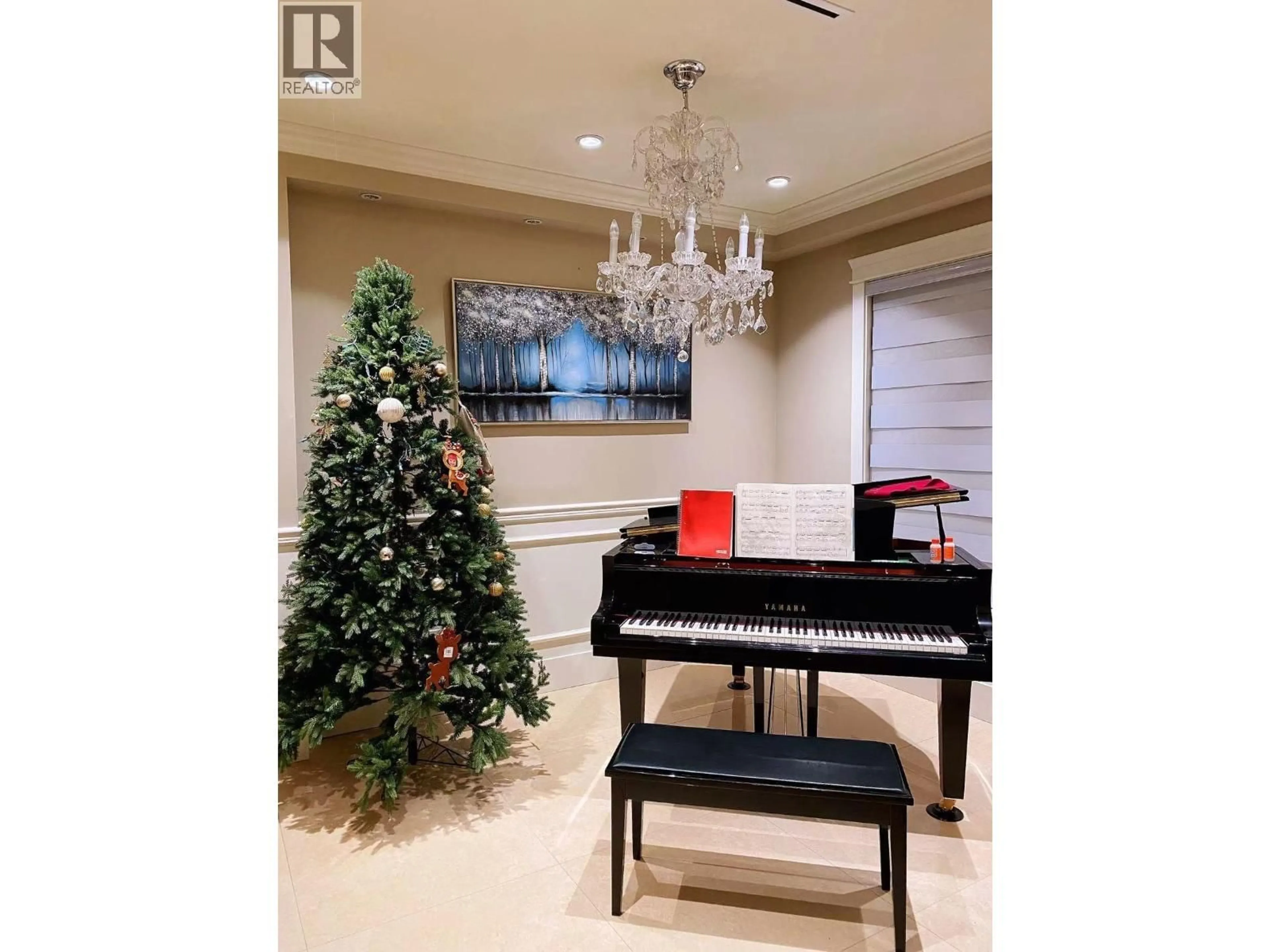 Indoor foyer for 8180 LUNDY ROAD, Richmond British Columbia V6Y2H3