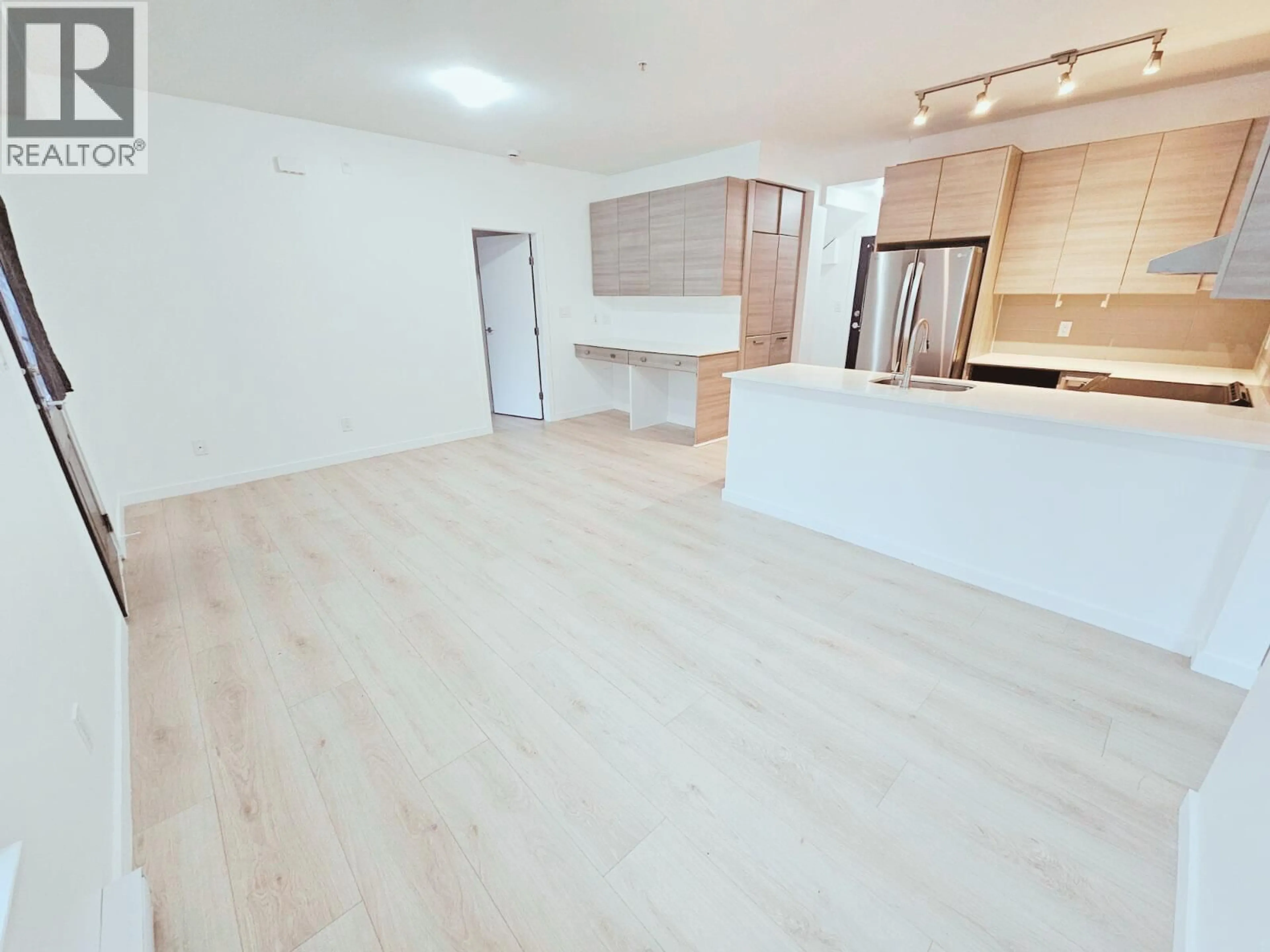 A pic of a room for 32 - 6965 HASTINGS STREET, Burnaby British Columbia V5B1S9