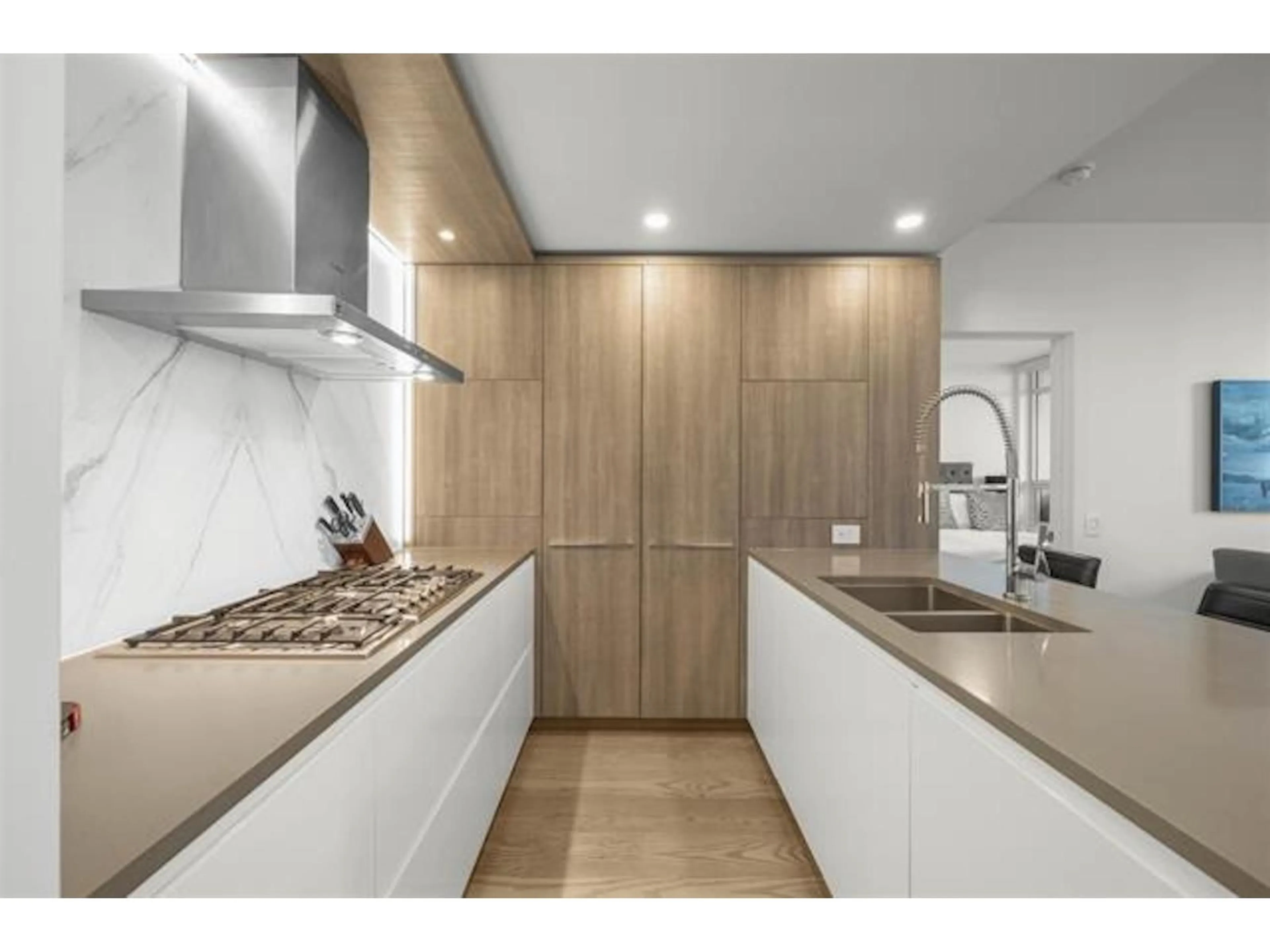 Unknown for 501 - 15165 THRIFT AVENUE, White Rock British Columbia V4B0C1