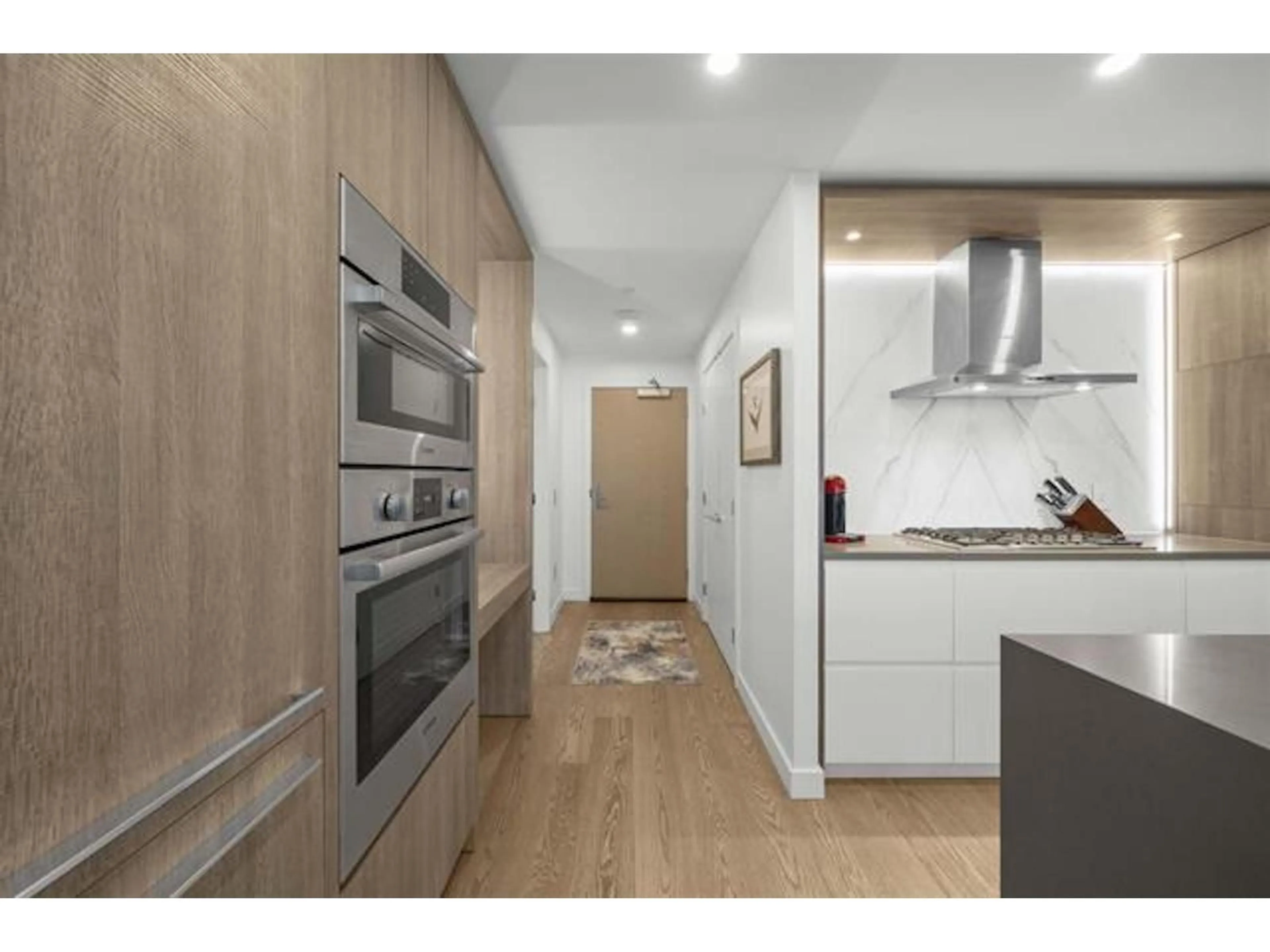 Unknown for 501 - 15165 THRIFT AVENUE, White Rock British Columbia V4B0C1