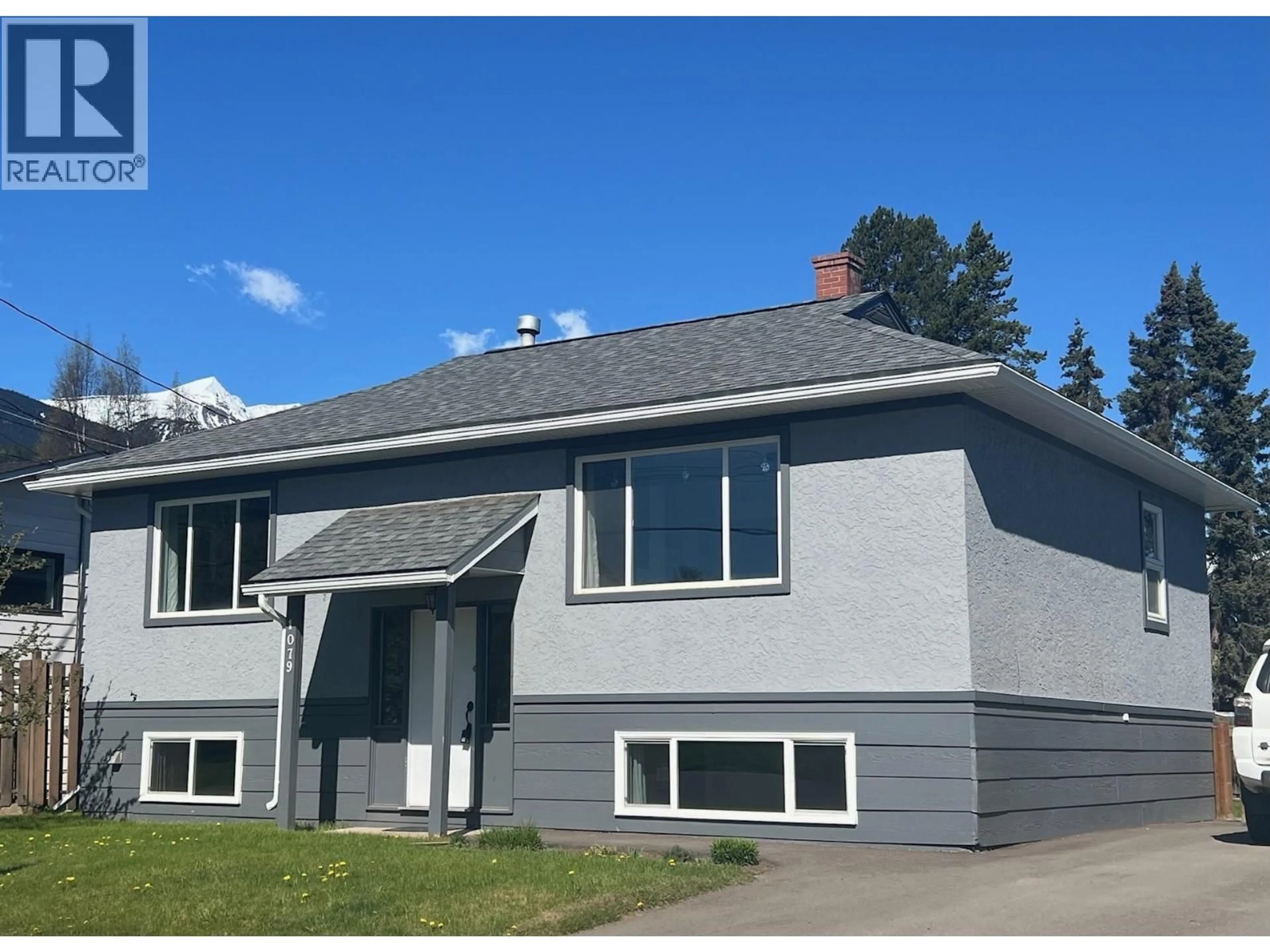 Home with vinyl exterior material, building for 1079 TORONTO STREET, Smithers British Columbia V0J2N0