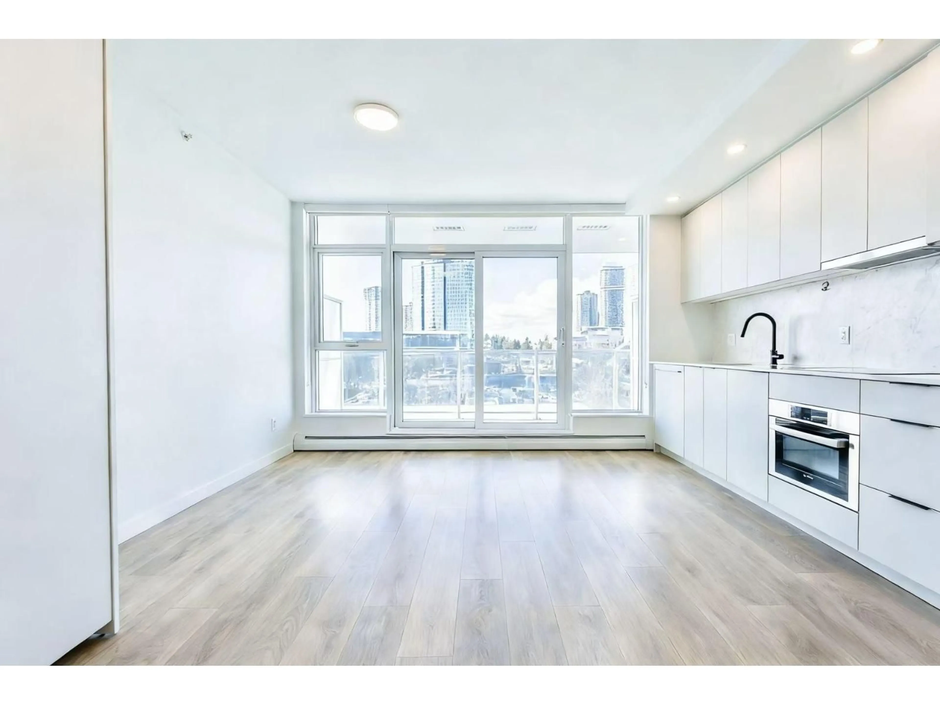 A pic of a room for 510 - 13685 102 AVENUE, Surrey British Columbia V3T0S2