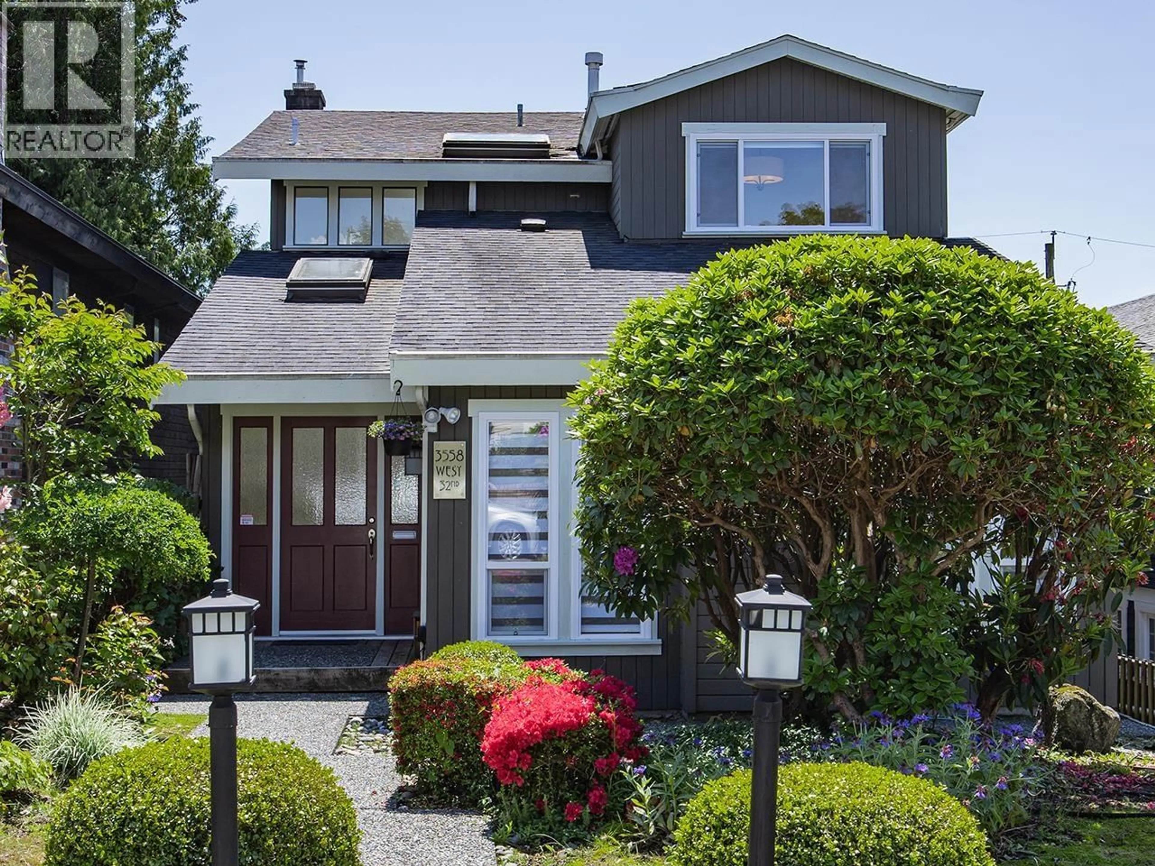 Home with vinyl exterior material, street for 3558 32ND AVENUE, Vancouver British Columbia V6S1Z2