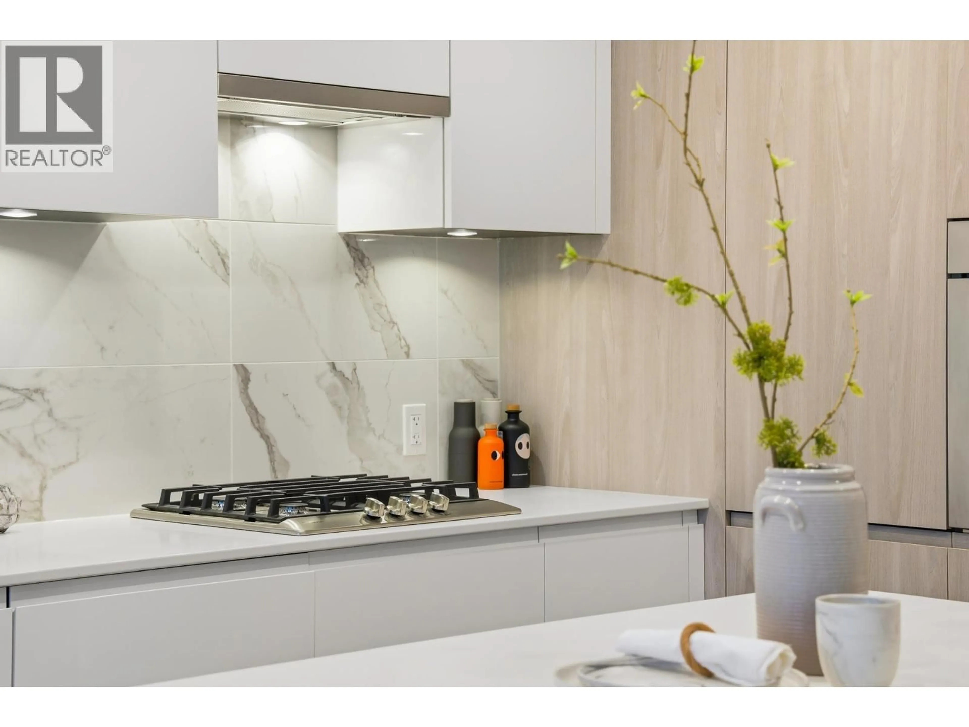 Contemporary kitchen, ceramic/tile floor for 507 - 3888 EVERGREEN PLACE, Burnaby British Columbia V3J0M3