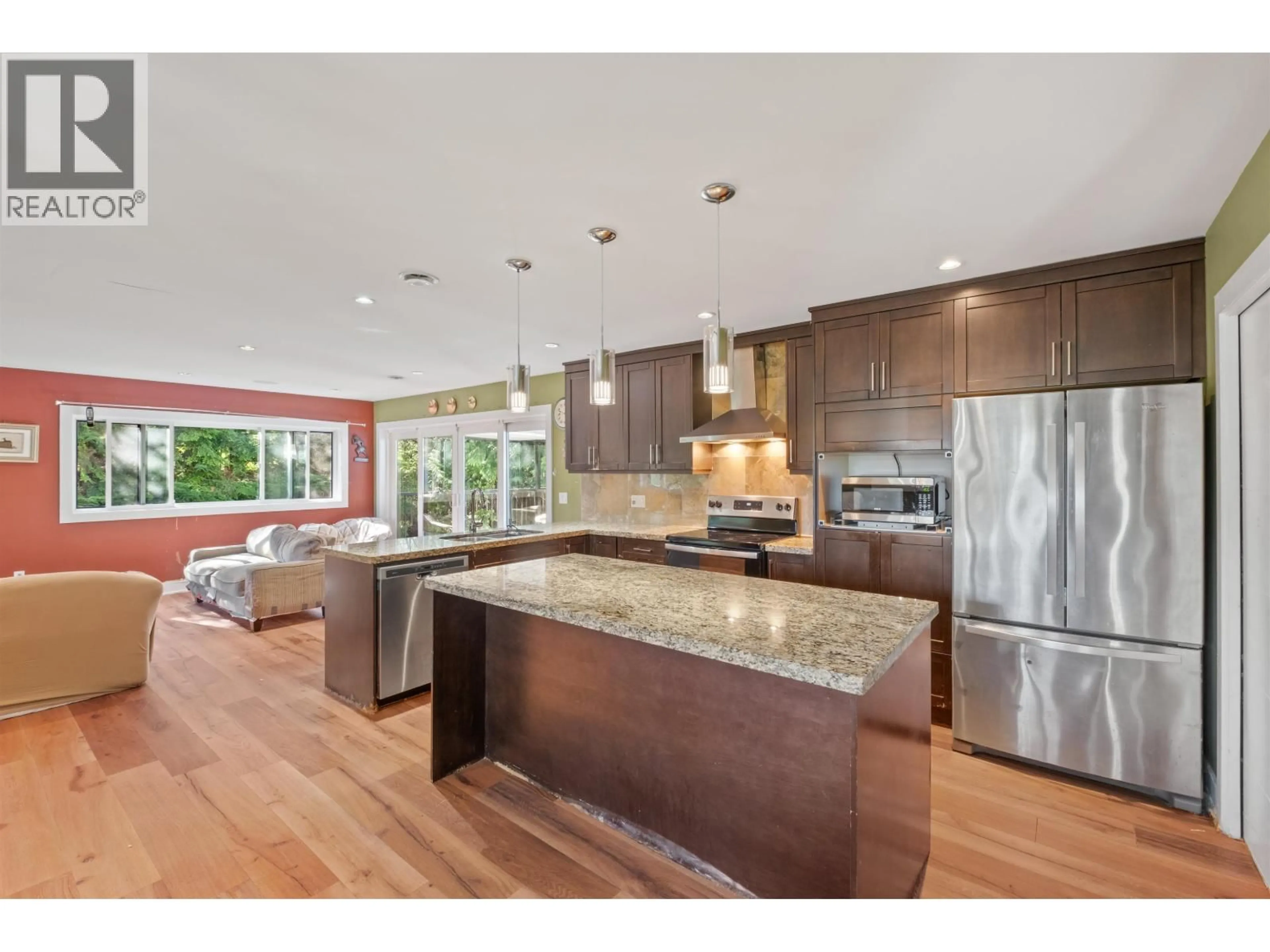 Open concept kitchen, unknown for 1329 APPIN ROAD, North Vancouver British Columbia V7J2T4