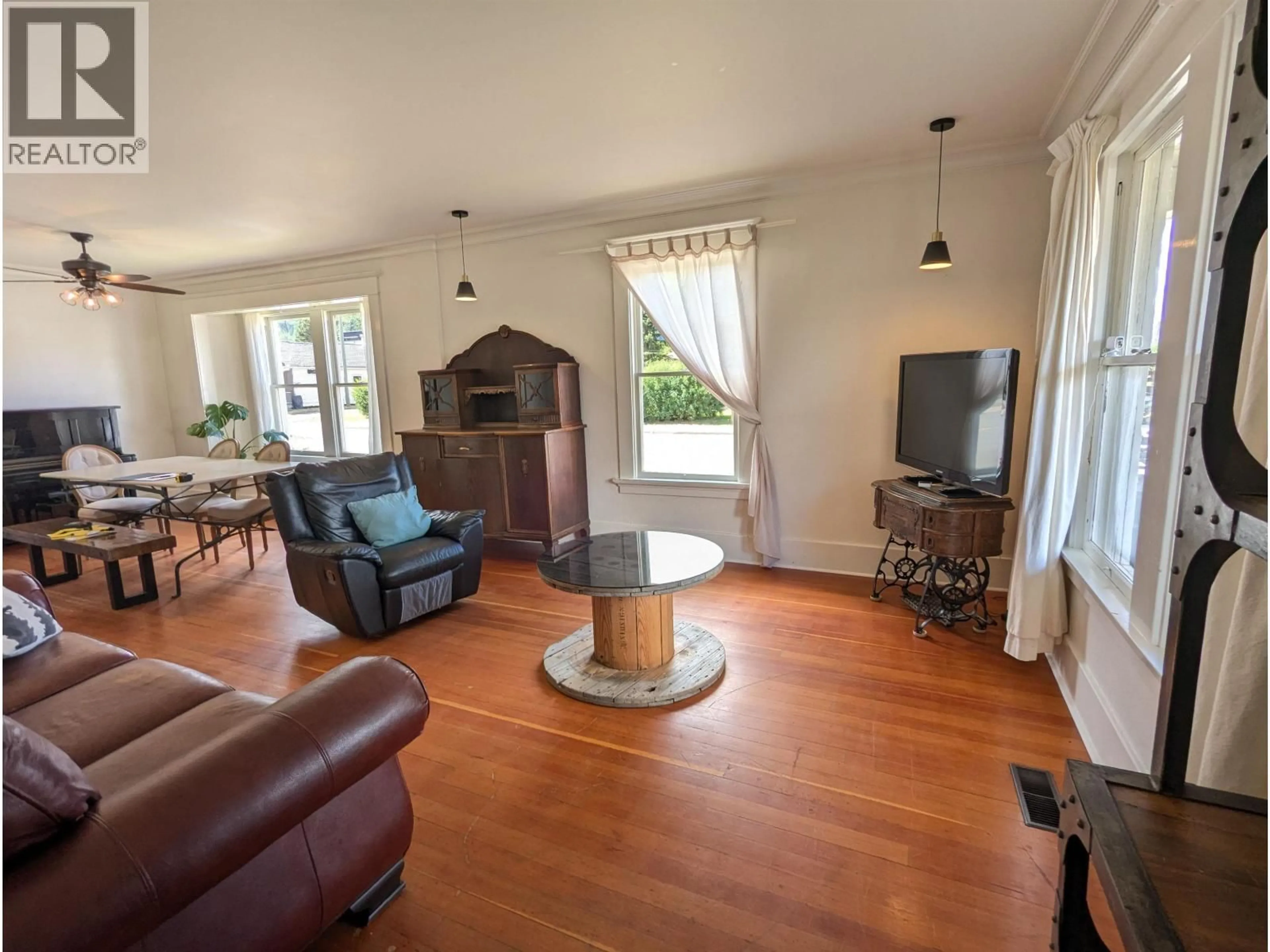 Living room with furniture, unknown for 3891 BROADWAY AVENUE, Smithers British Columbia V0J2N0