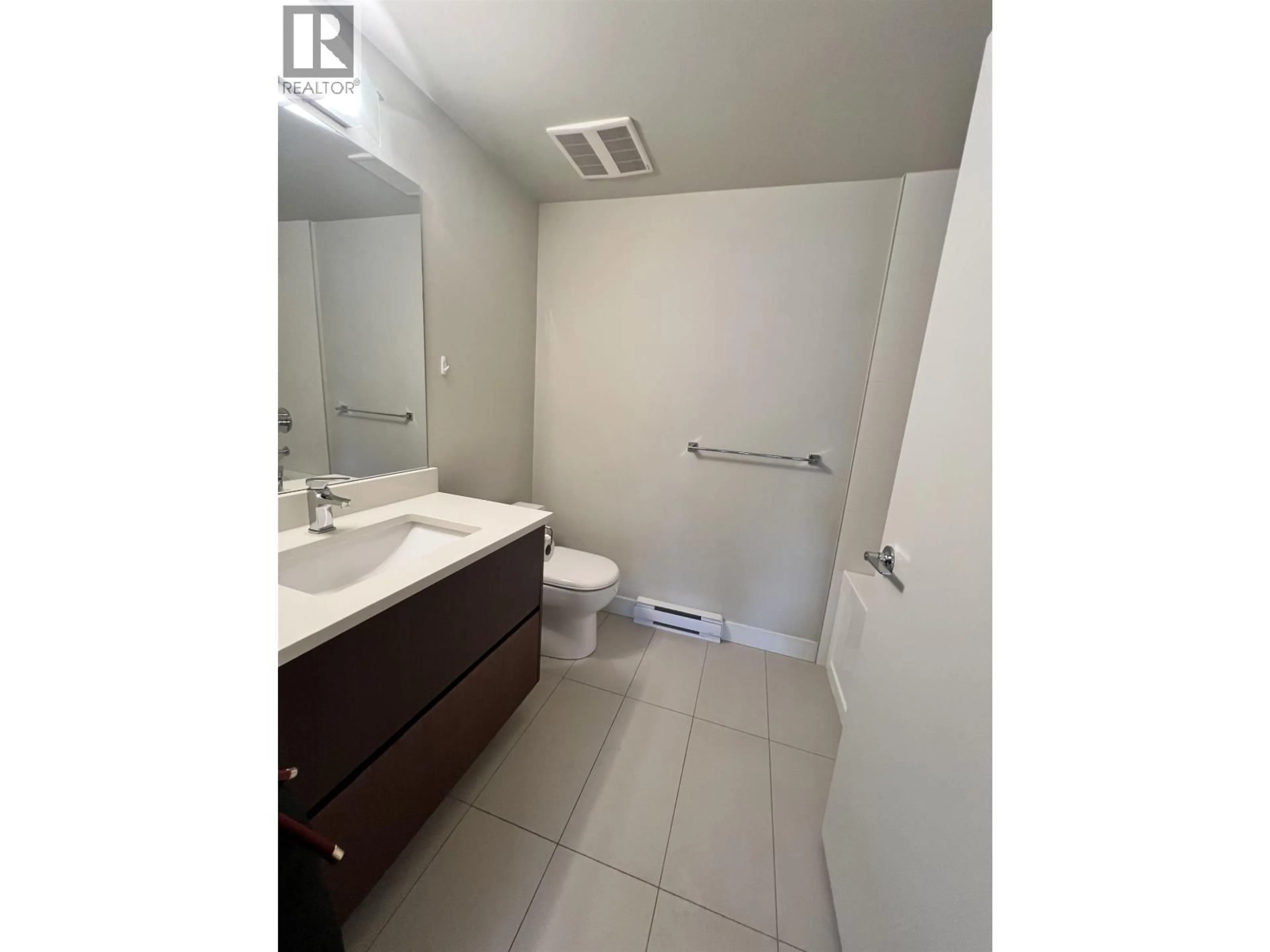 A pic of a room for 302 - 12409 HARRIS ROAD, Pitt Meadows British Columbia V3Y0E7