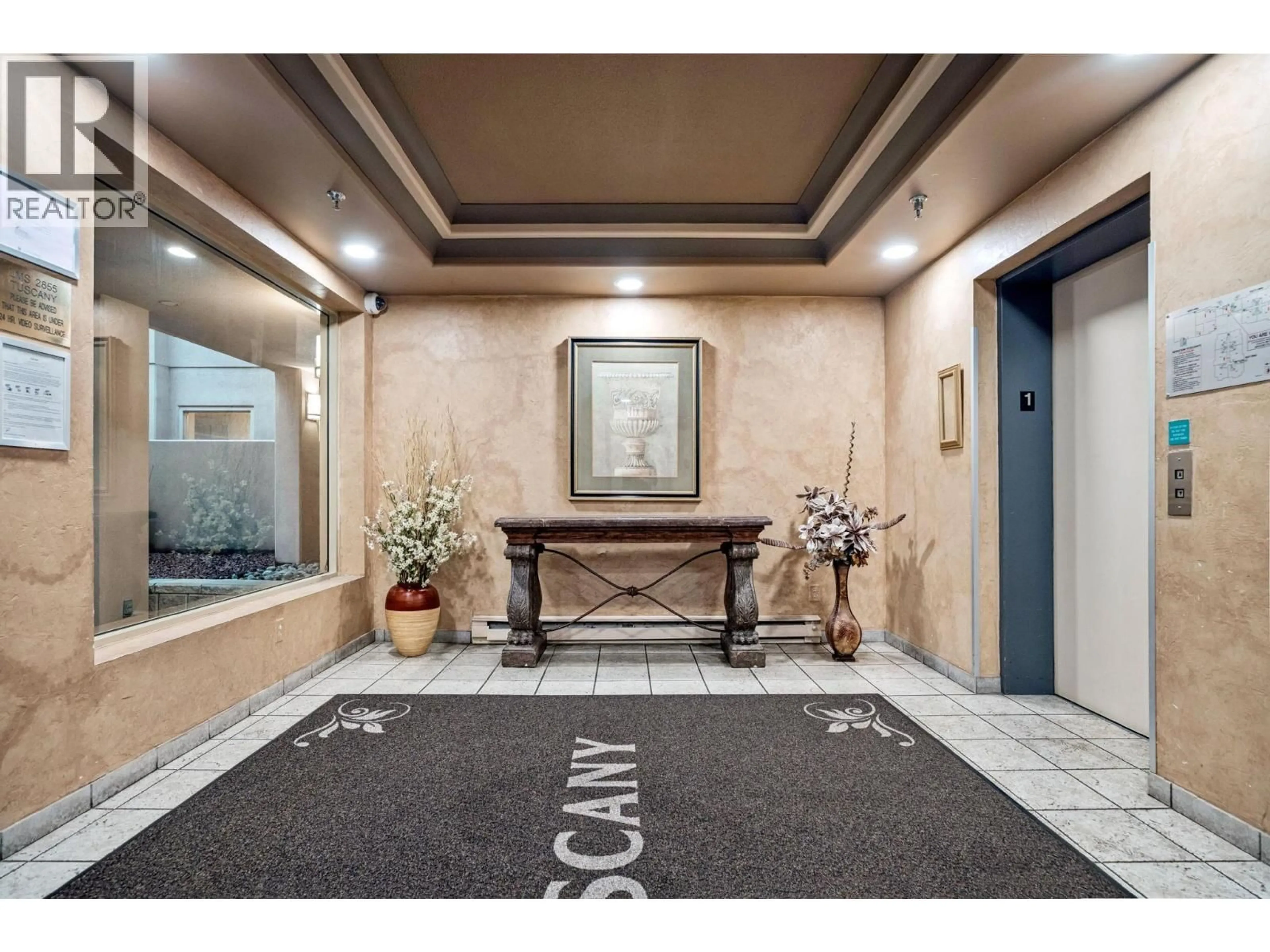 Indoor foyer for 208 - 3176 PLATEAU BOULEVARD, Coquitlam British Columbia V3E3J2