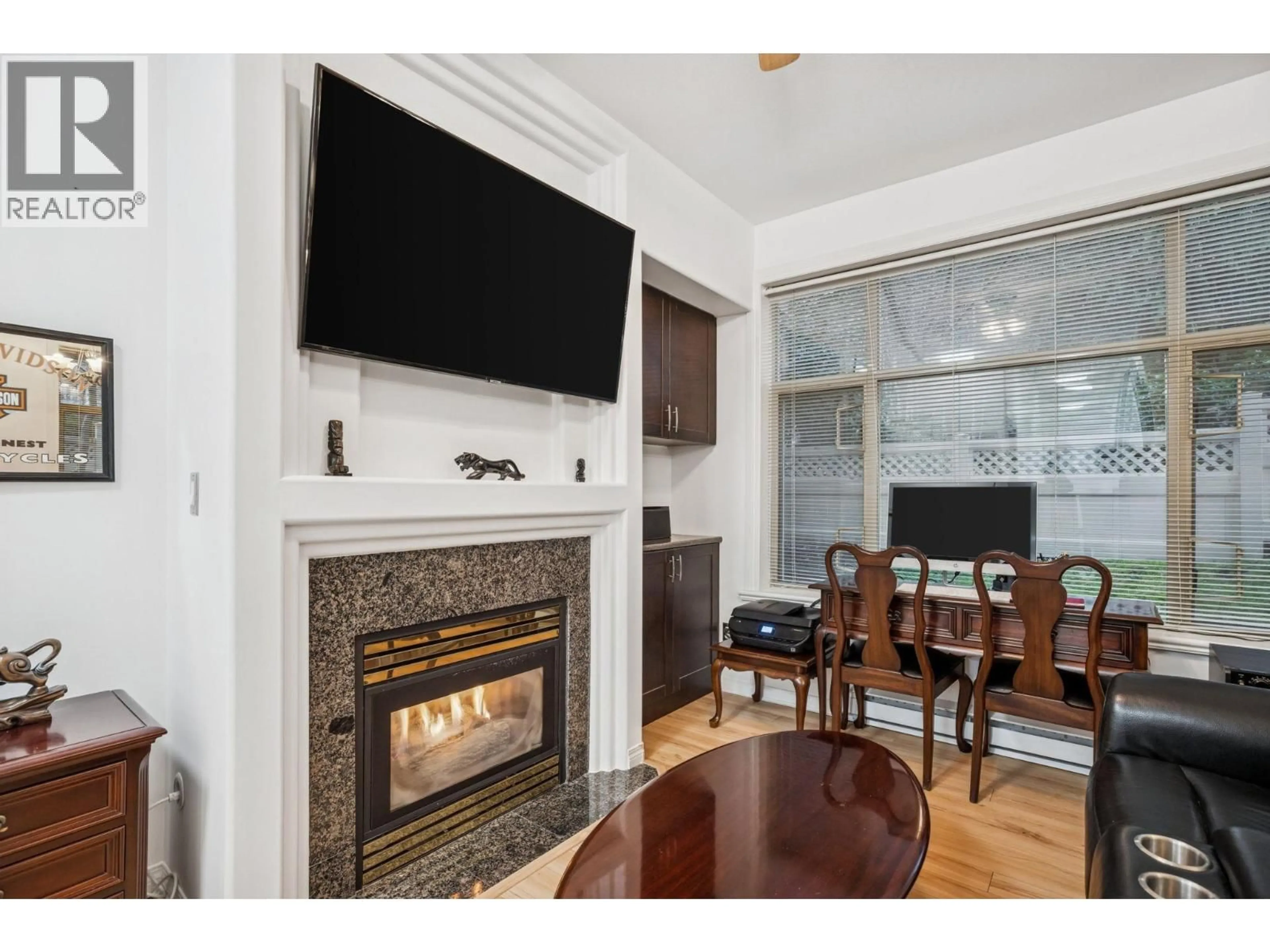 Unknown for 208 - 3176 PLATEAU BOULEVARD, Coquitlam British Columbia V3E3J2