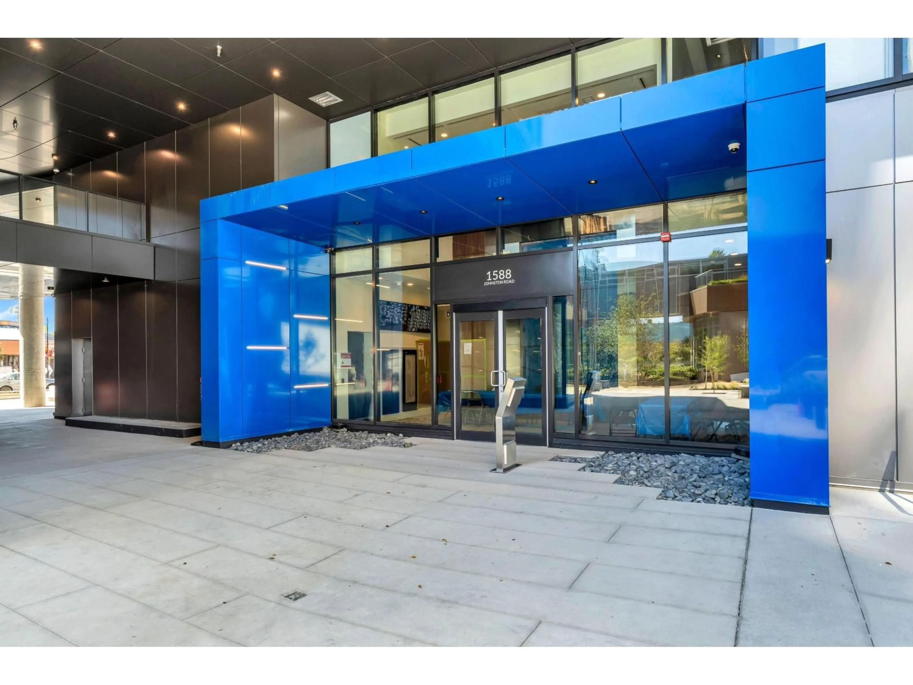 Indoor foyer for 1803 - 1588 JOHNSTON ROAD, White Rock British Columbia V4B3Z7