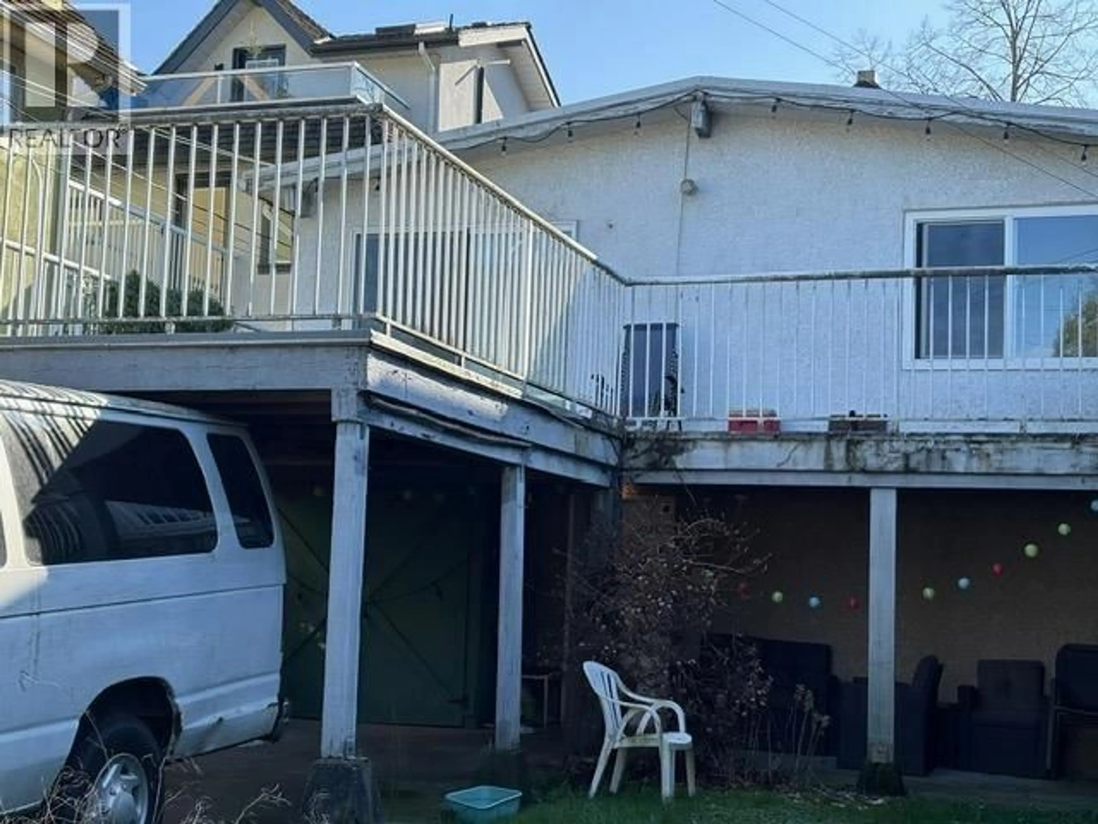 A pic from outside/outdoor area/front of a property/back of a property/a pic from drone, unknown for 2071 4TH AVENUE, Vancouver British Columbia V5N1K5