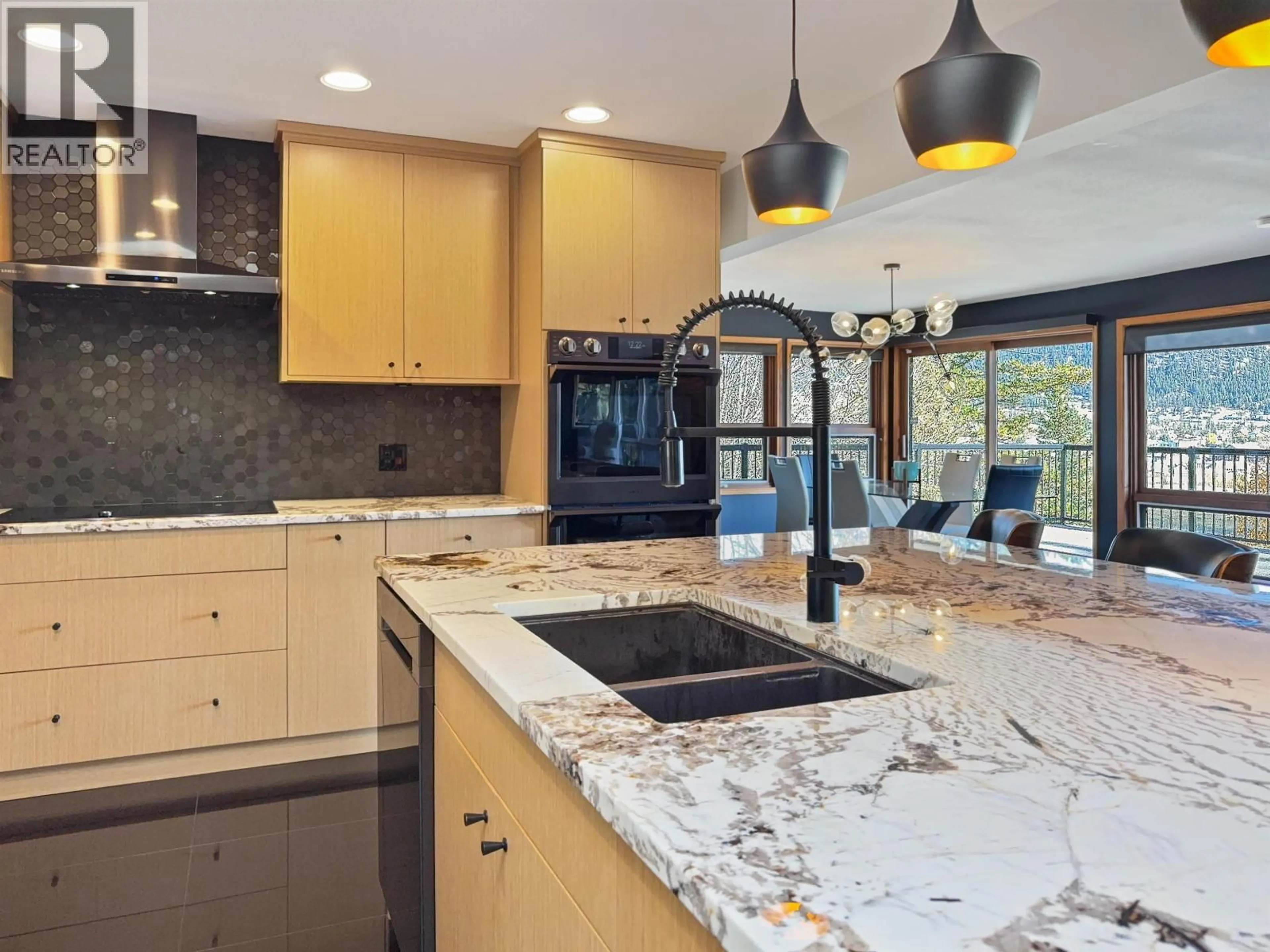 Contemporary kitchen, ceramic/tile floor for 154 COUNTRY CLUB BOULEVARD, Williams Lake British Columbia V2G3T2