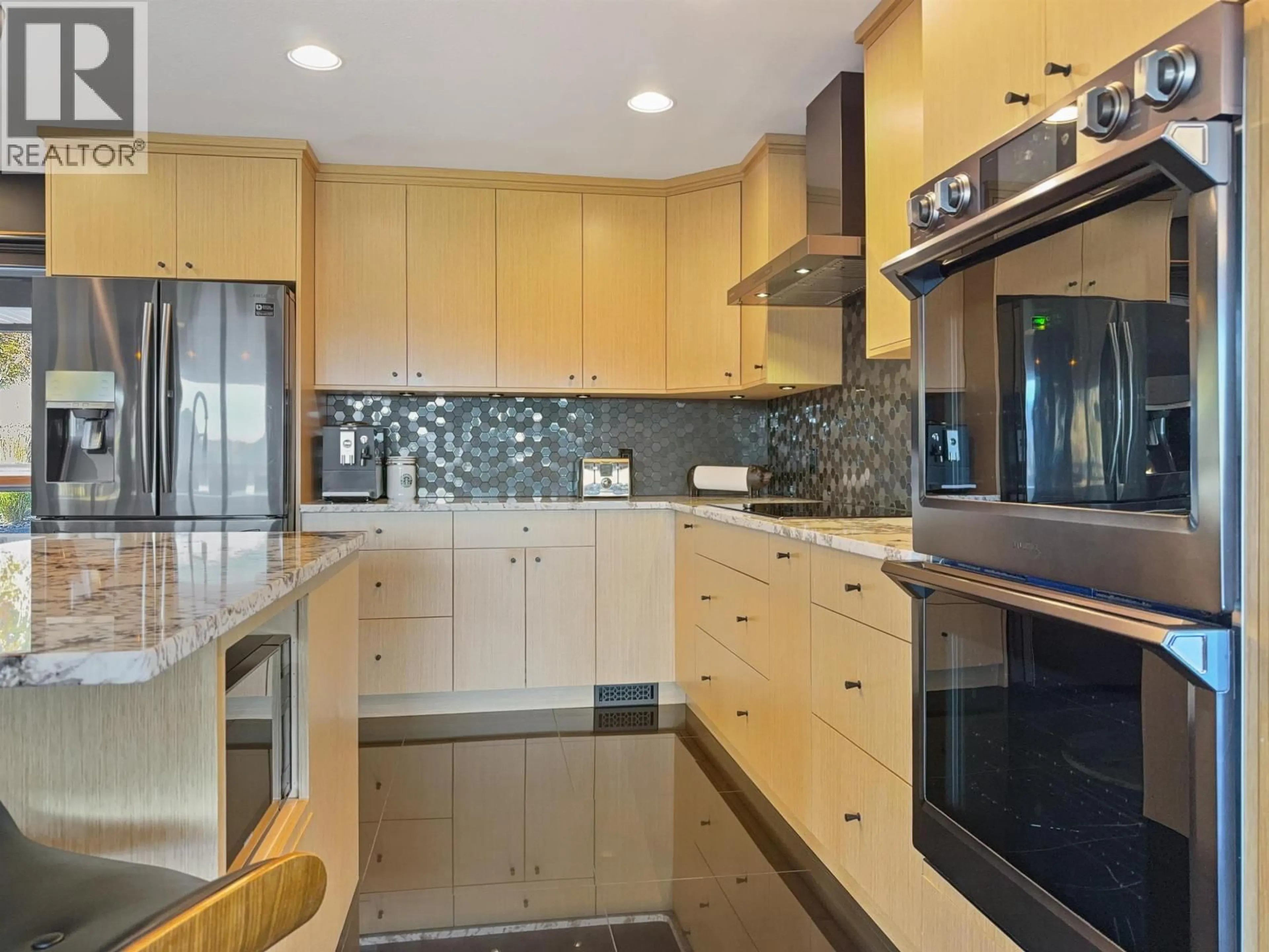 Contemporary kitchen, ceramic/tile floor for 154 COUNTRY CLUB BOULEVARD, Williams Lake British Columbia V2G3T2