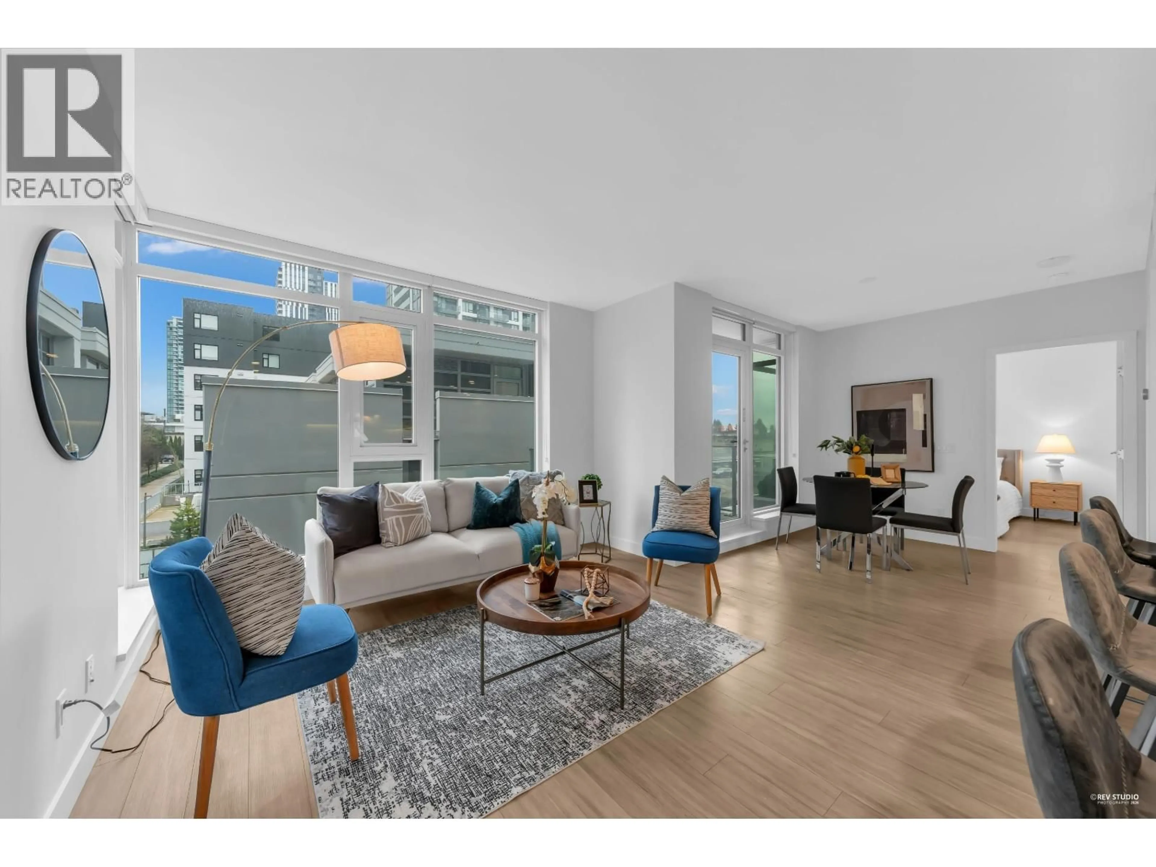 Living room with furniture, unknown for 308 - 6398 SILVER AVENUE, Burnaby British Columbia V5H0K7