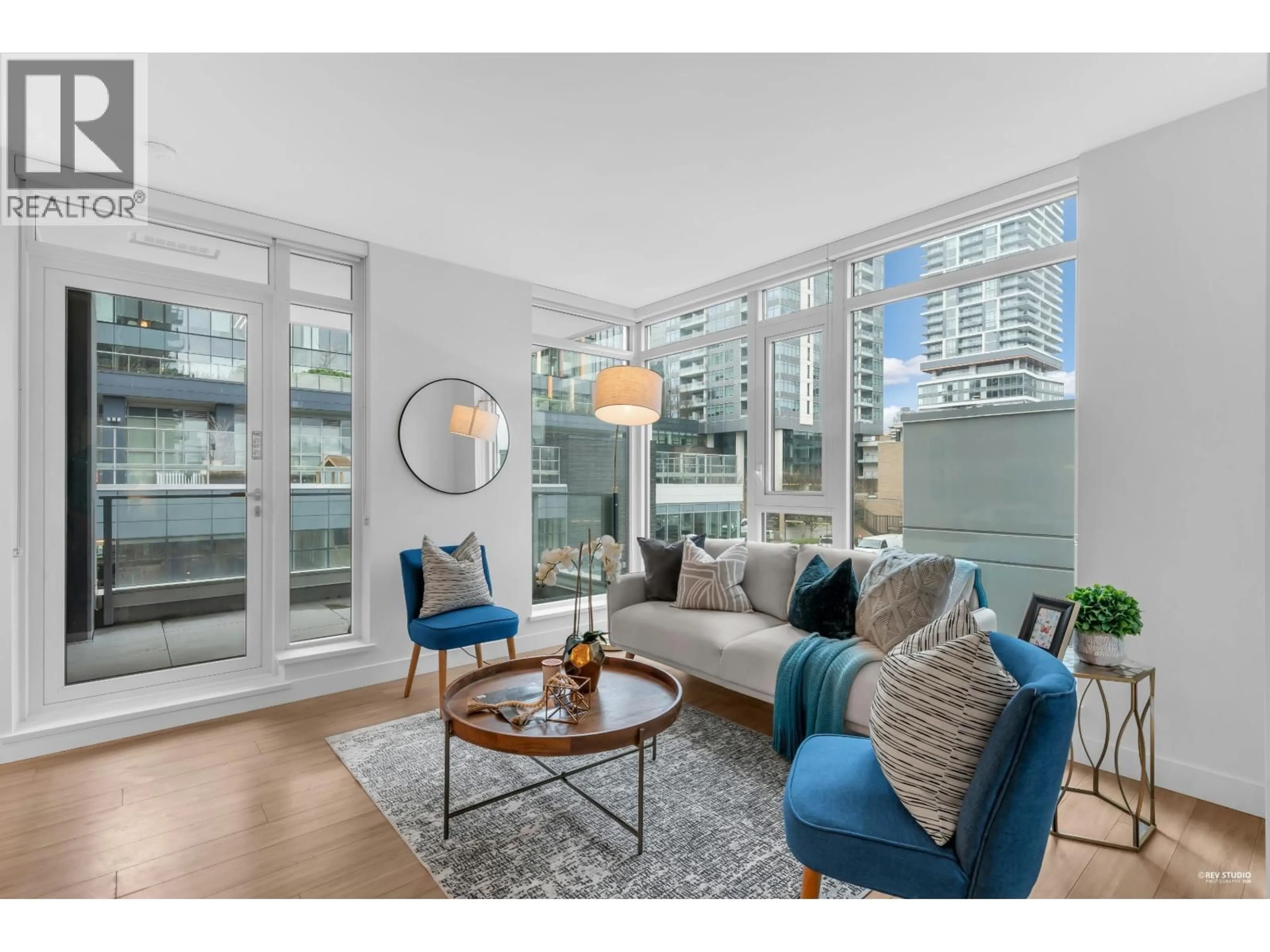 Living room with furniture, unknown for 308 - 6398 SILVER AVENUE, Burnaby British Columbia V5H0K7