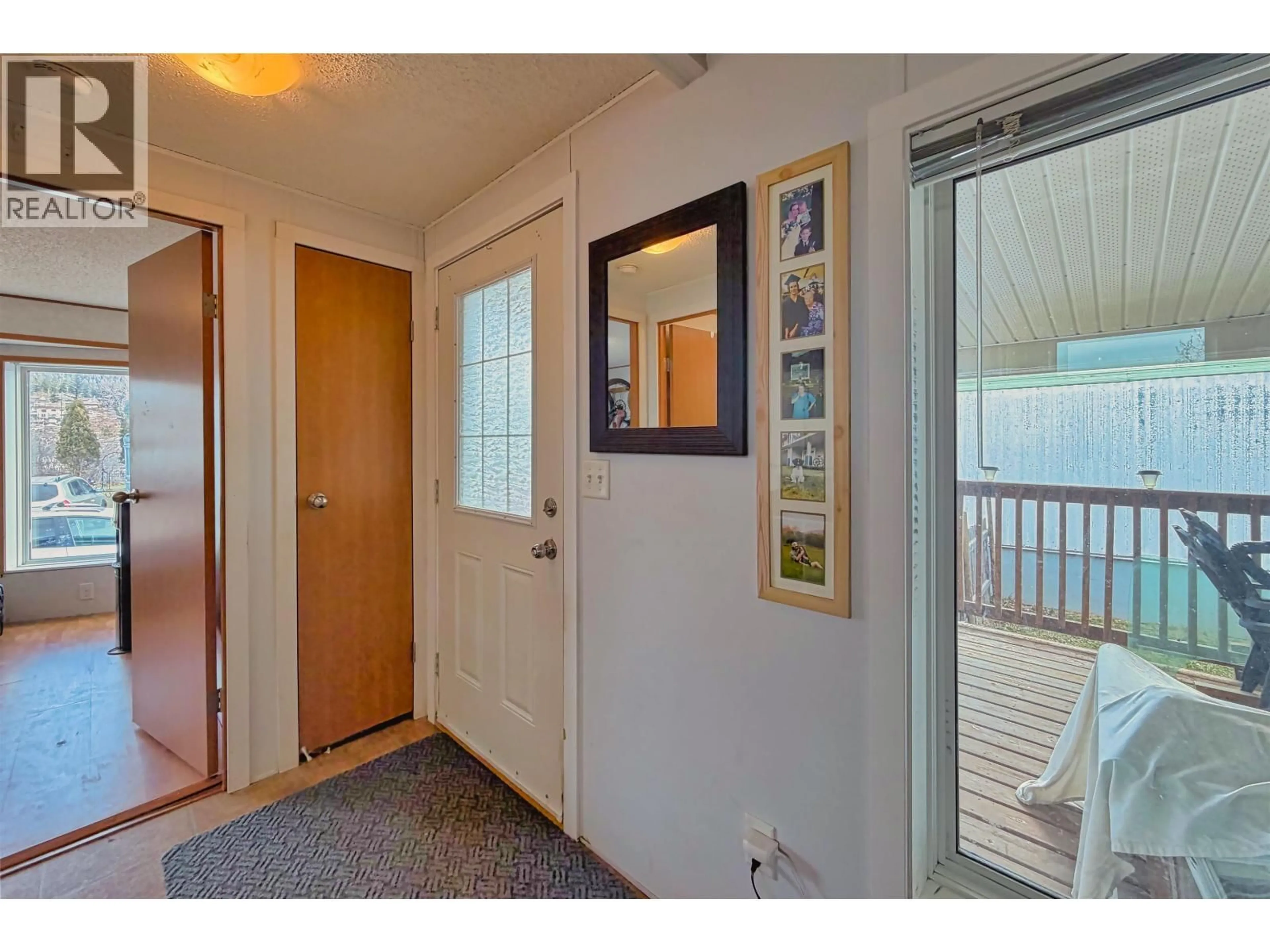 Indoor entryway for 25 - 3001 MACKENZIE AVENUE, Williams Lake British Columbia V2G3N9