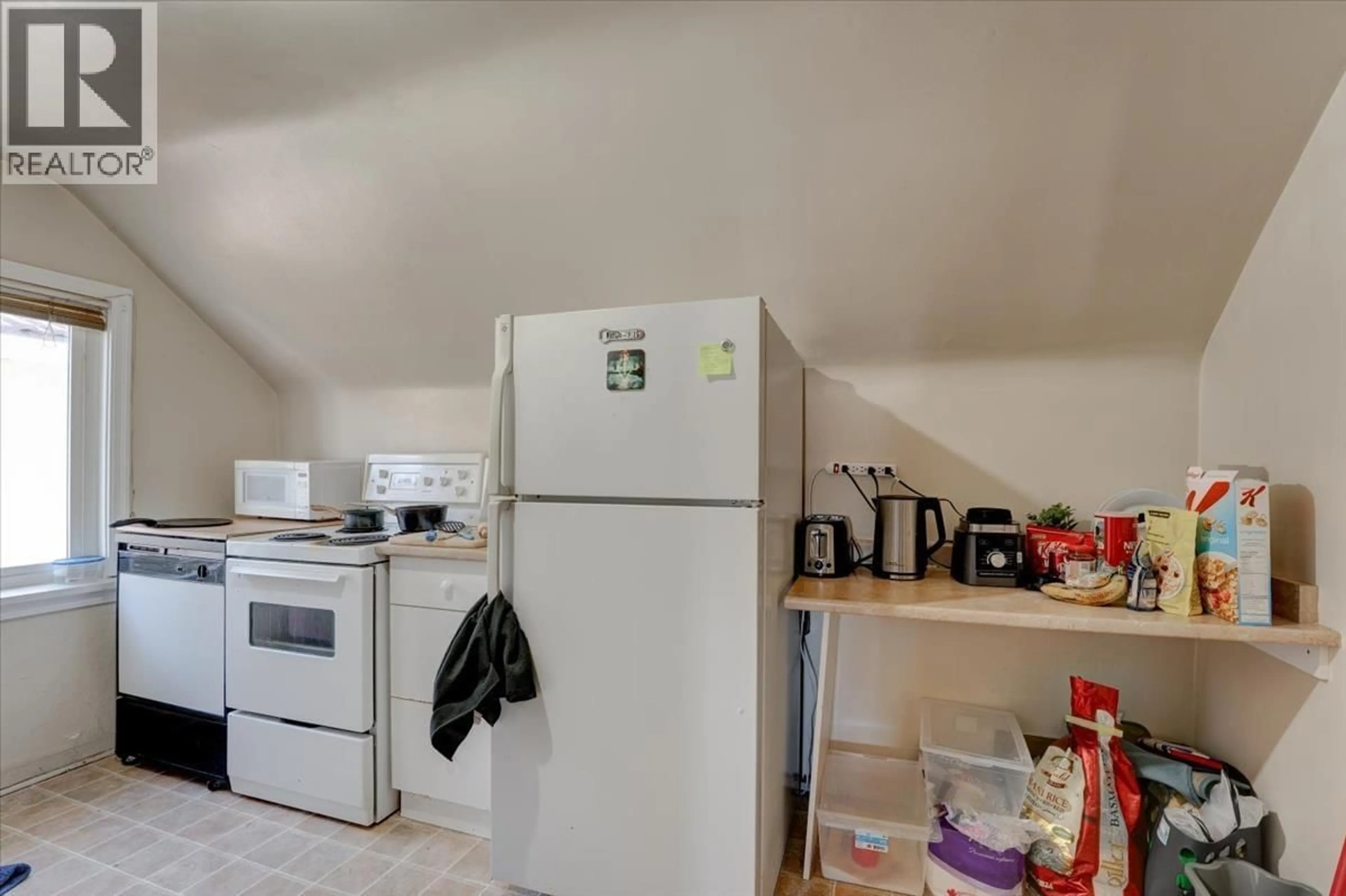 Standard kitchen, floor is not visible for 155 54TH AVENUE, Vancouver British Columbia V5X1K7