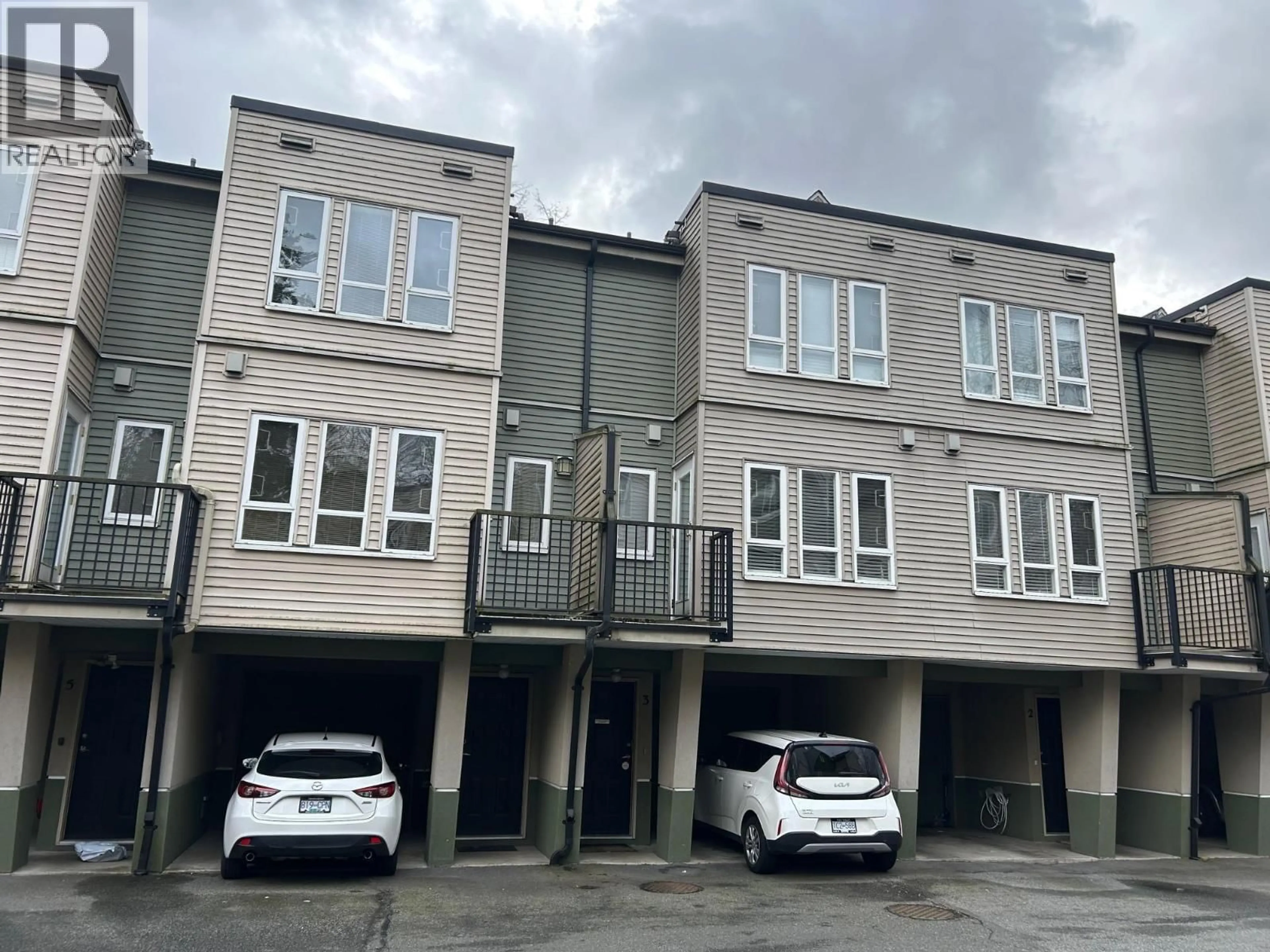 A pic from outside/outdoor area/front of a property/back of a property/a pic from drone, street for 4 - 123 LAVAL STREET, Coquitlam British Columbia V3K4W1