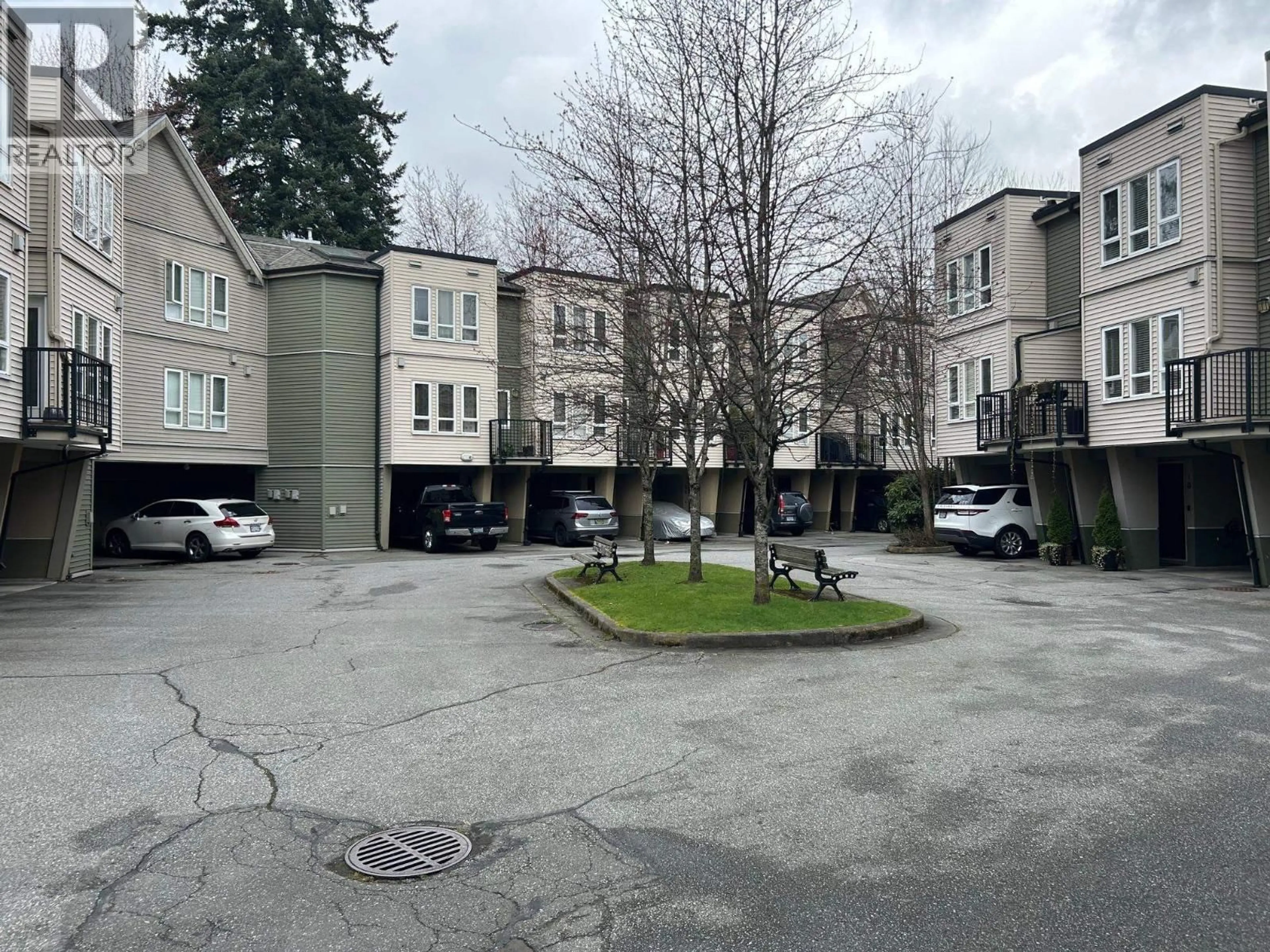 A pic from outside/outdoor area/front of a property/back of a property/a pic from drone, street for 4 - 123 LAVAL STREET, Coquitlam British Columbia V3K4W1