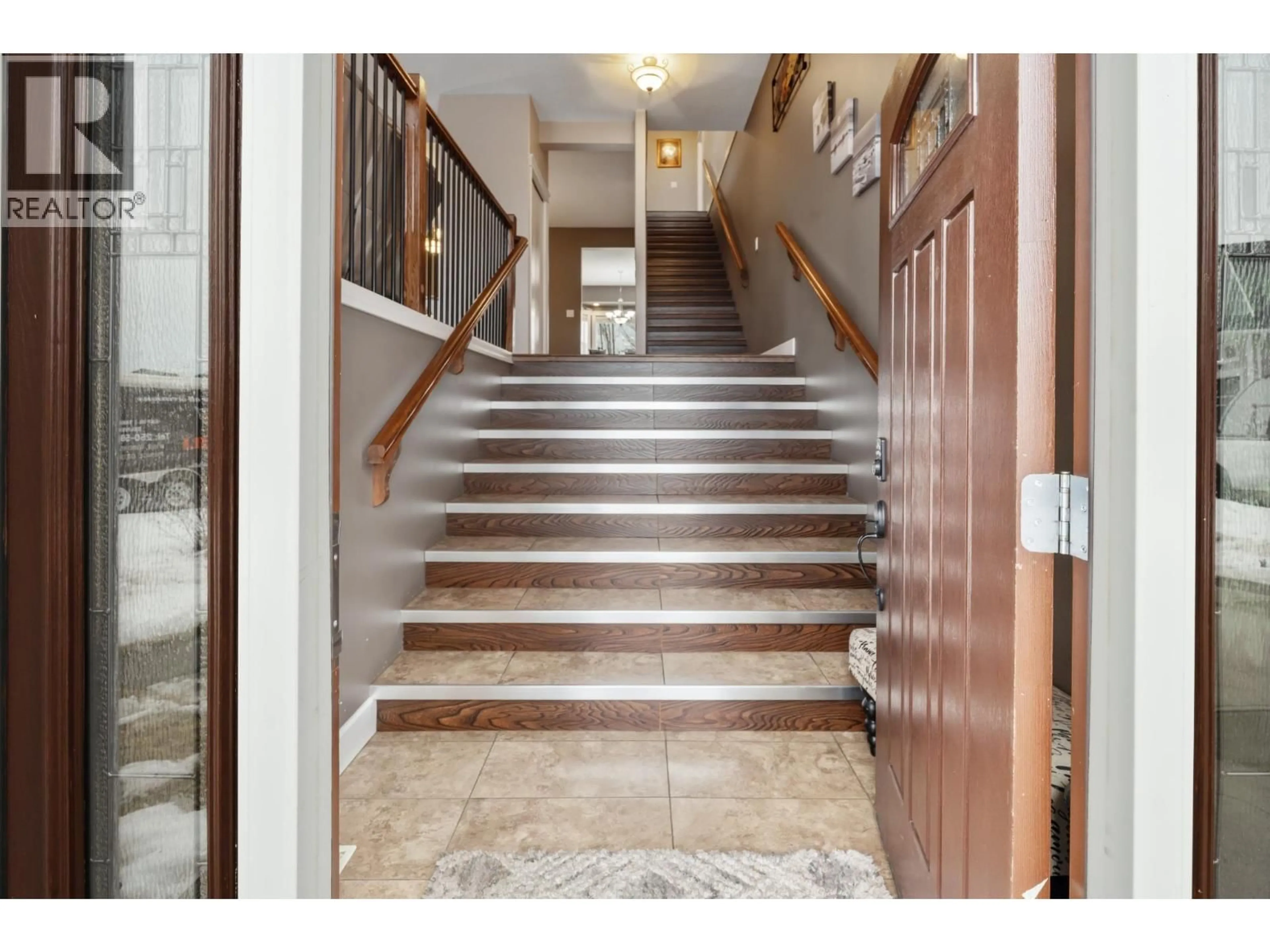 Indoor foyer for 1115 ABRUZZI PLACE, Prince George British Columbia V2N0B7