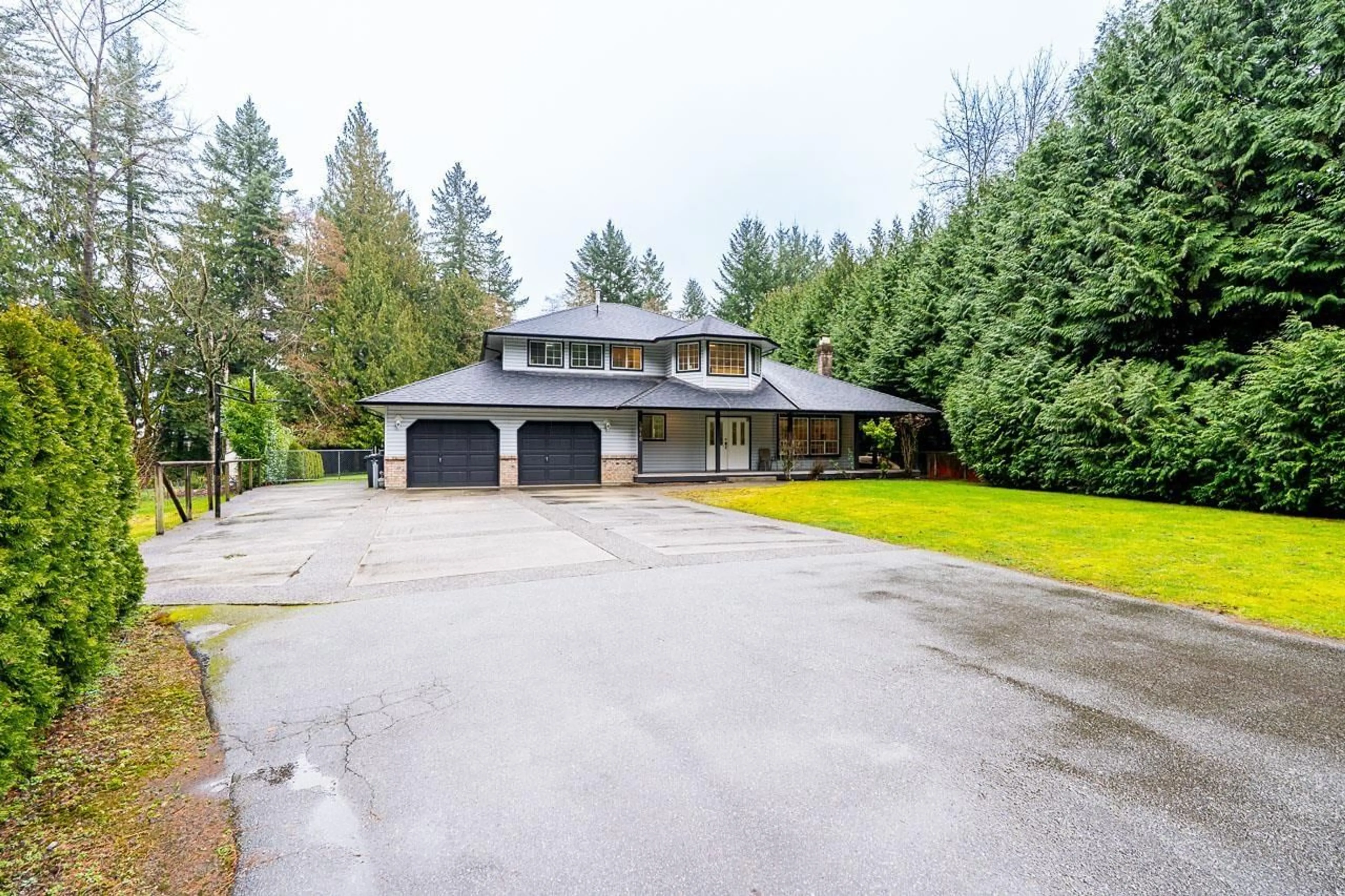 A pic from outside/outdoor area/front of a property/back of a property/a pic from drone, street for 5946 242 STREET, Langley British Columbia V2Z1J8