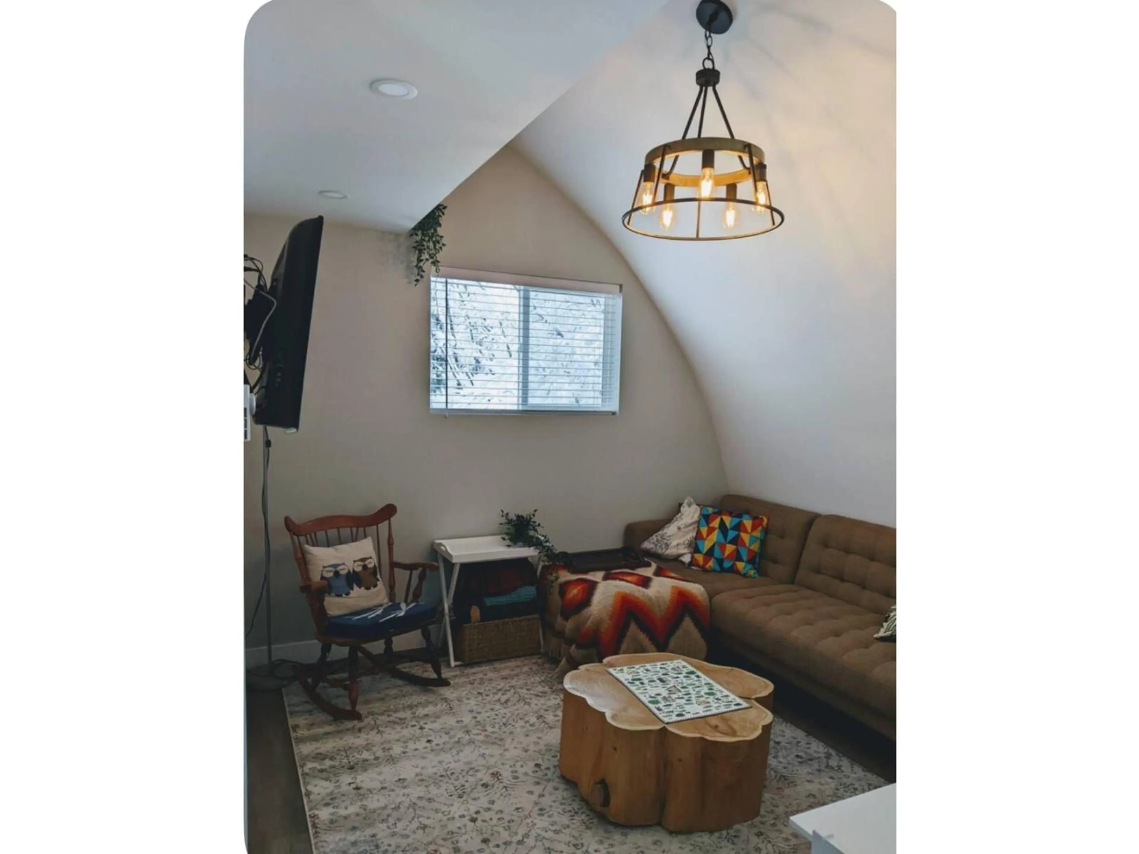 Living room with furniture, unknown for 46913 LAUREL PLACE, Mission British Columbia V0M1A1