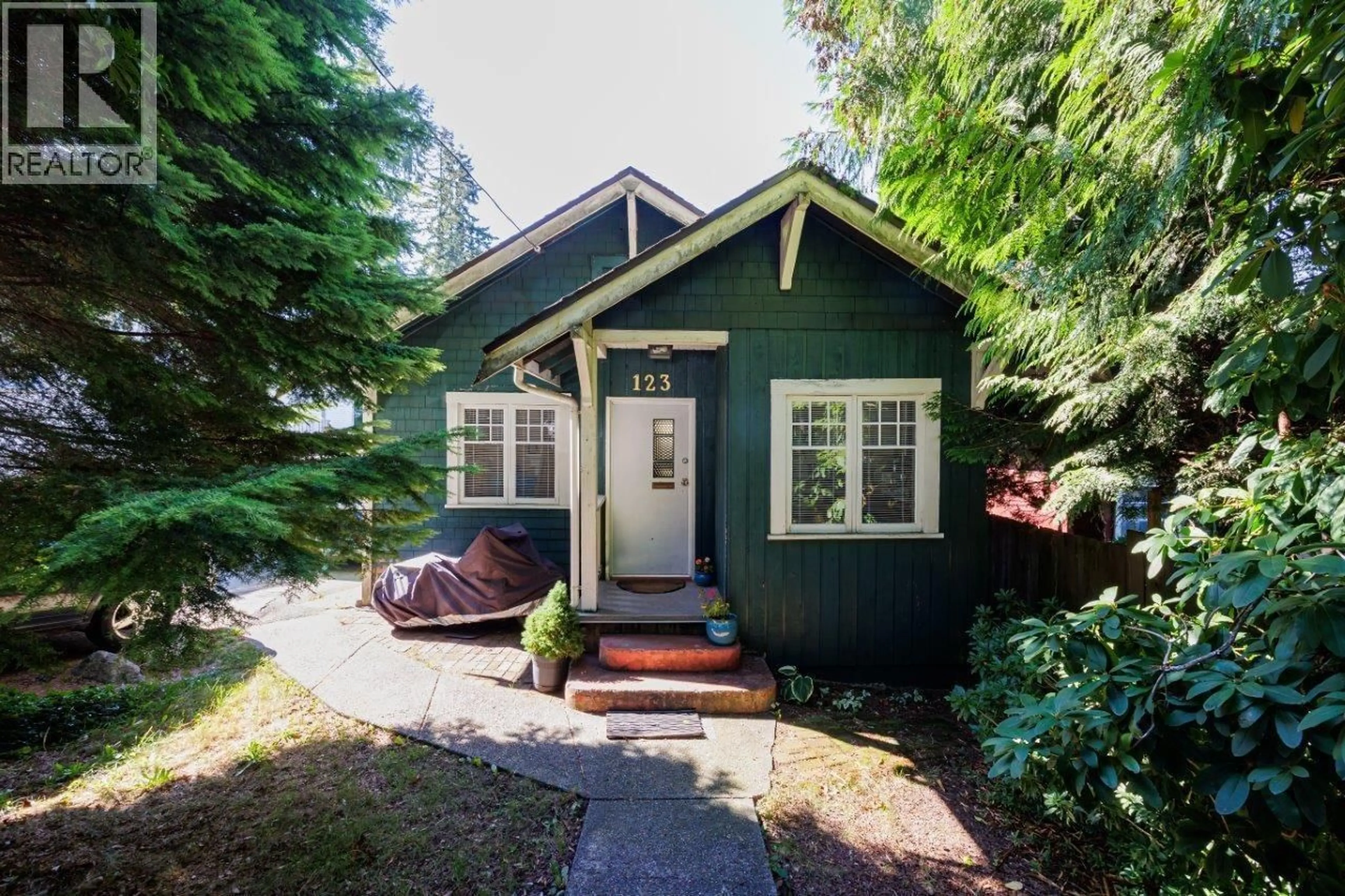 Unknown for 123 KINGS ROAD, North Vancouver British Columbia V7N1H4