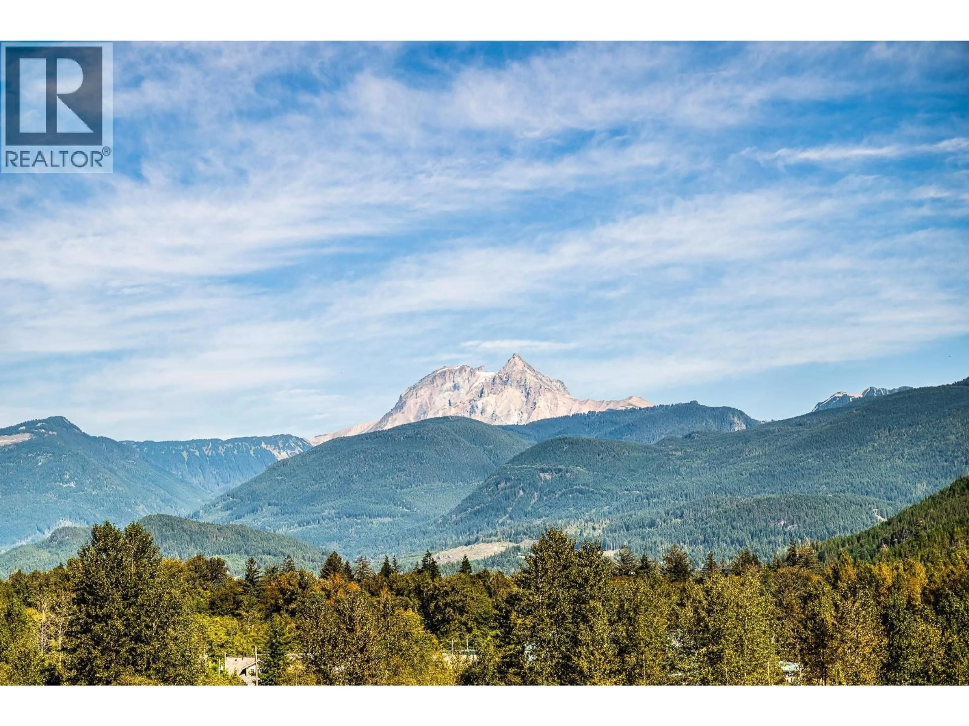 A pic from outside/outdoor area/front of a property/back of a property/a pic from drone, mountain view for 421 - 1211 VILLAGE GREEN WAY, Squamish British Columbia V8B0R7