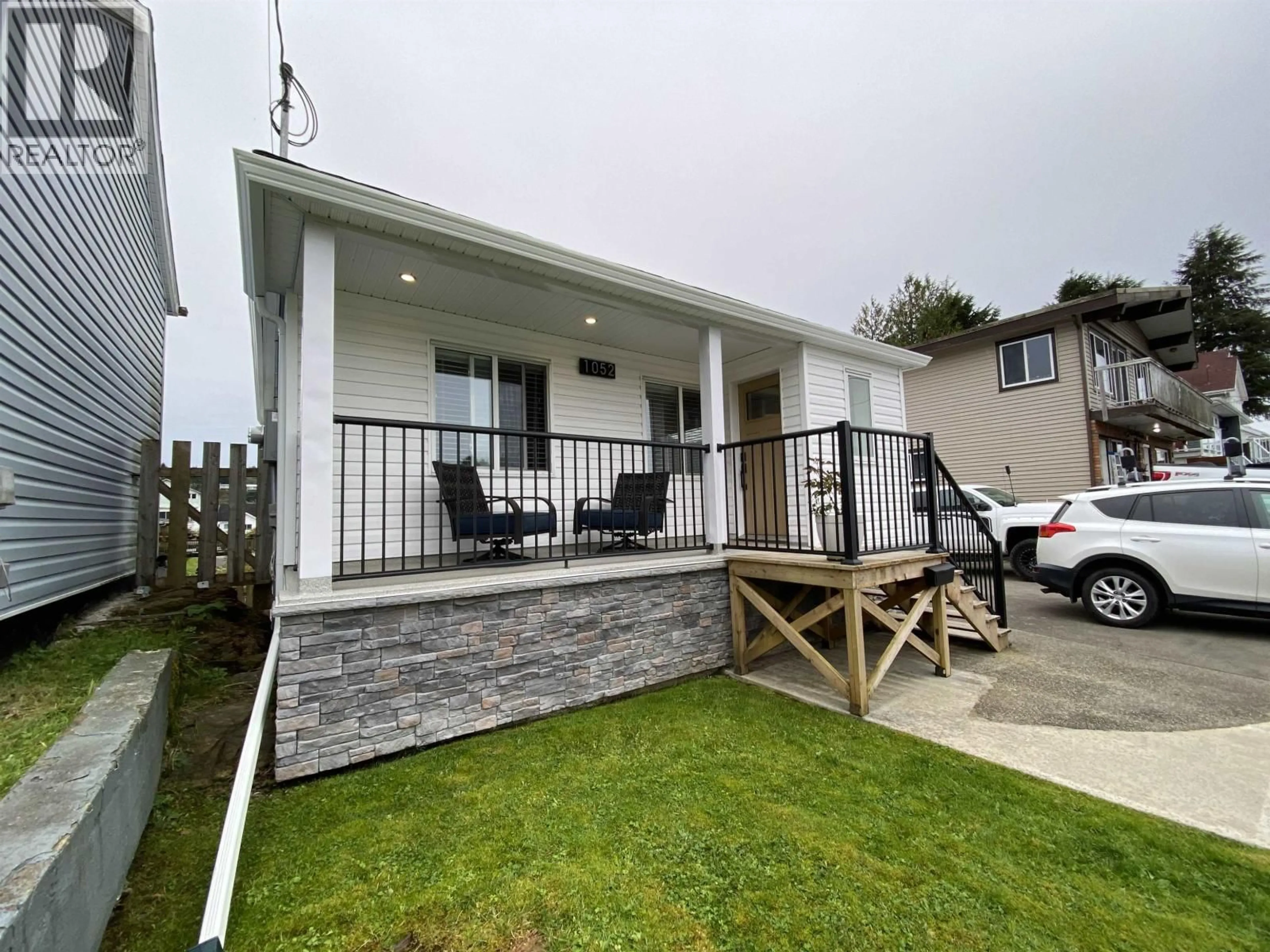 A pic from outside/outdoor area/front of a property/back of a property/a pic from drone, street for 1052 6TH AVENUE, Prince Rupert British Columbia V8J1X6