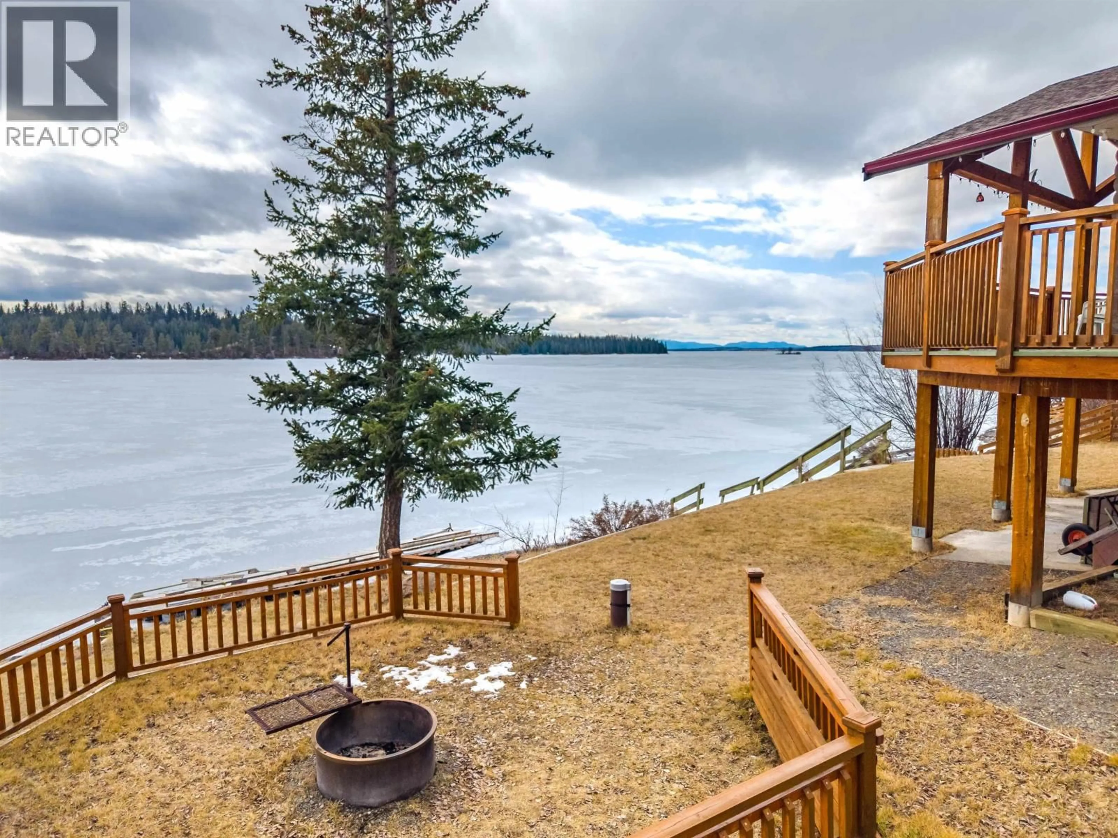 Patio, water/lake/river/ocean view for 6410 FOX CRESCENT, Lone Butte British Columbia V0K2K1