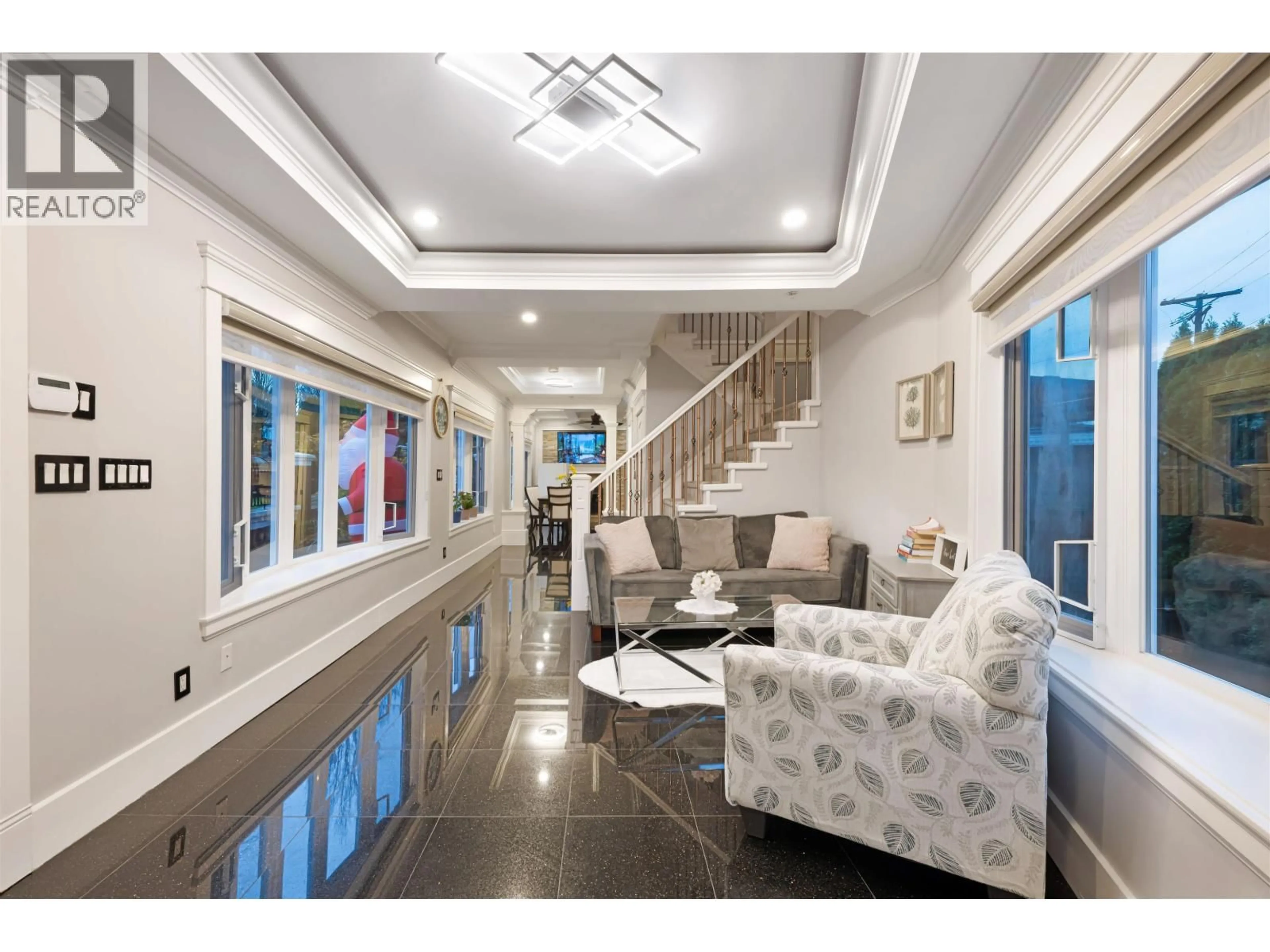 Indoor foyer for 7778 NANAIMO STREET, Vancouver British Columbia V5P4M9