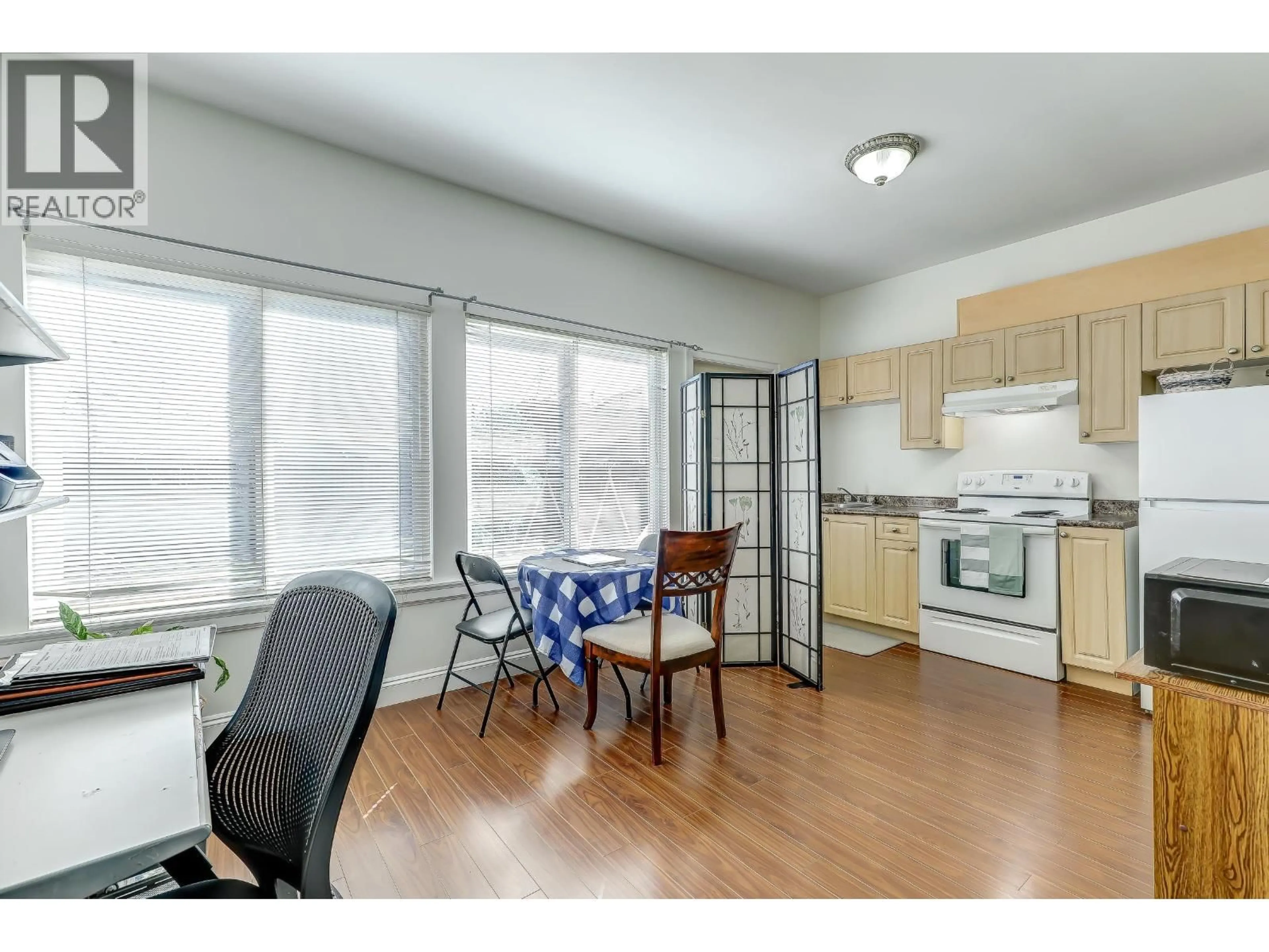 Unknown for 7448 17TH AVE AVENUE, Burnaby British Columbia V3N1L4