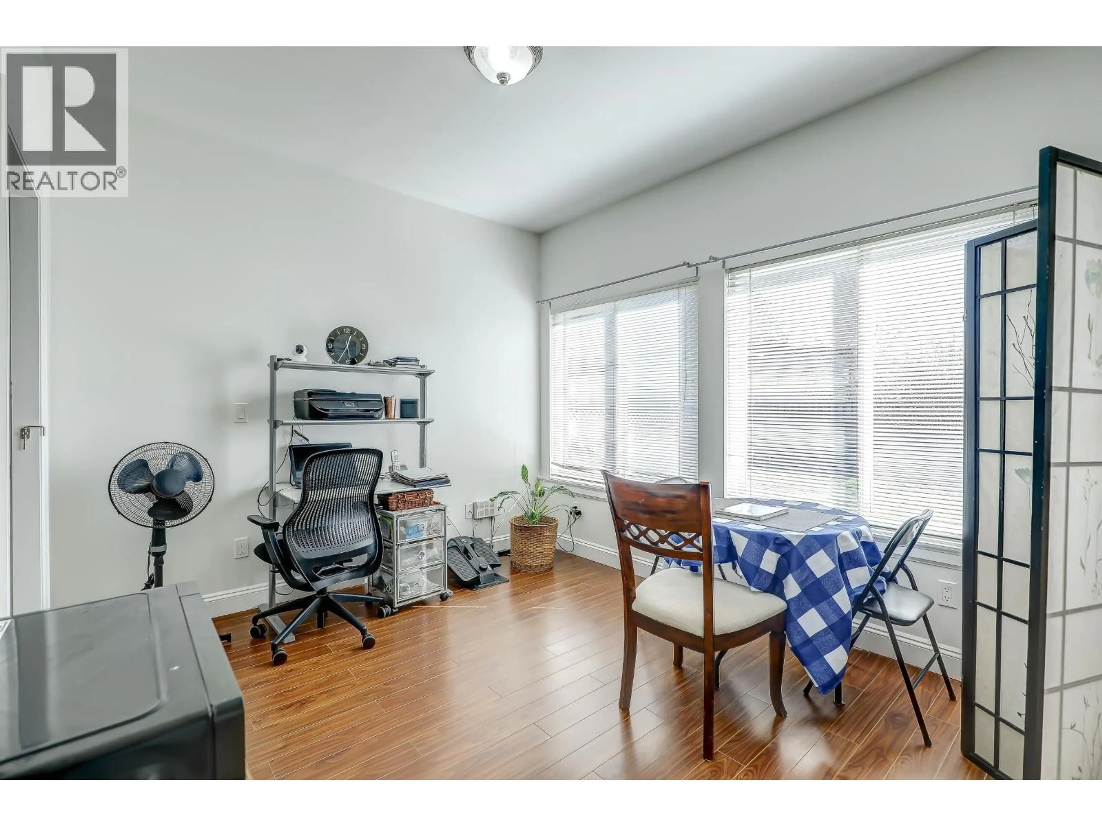 A pic of a room for 7448 17TH AVE AVENUE, Burnaby British Columbia V3N1L4