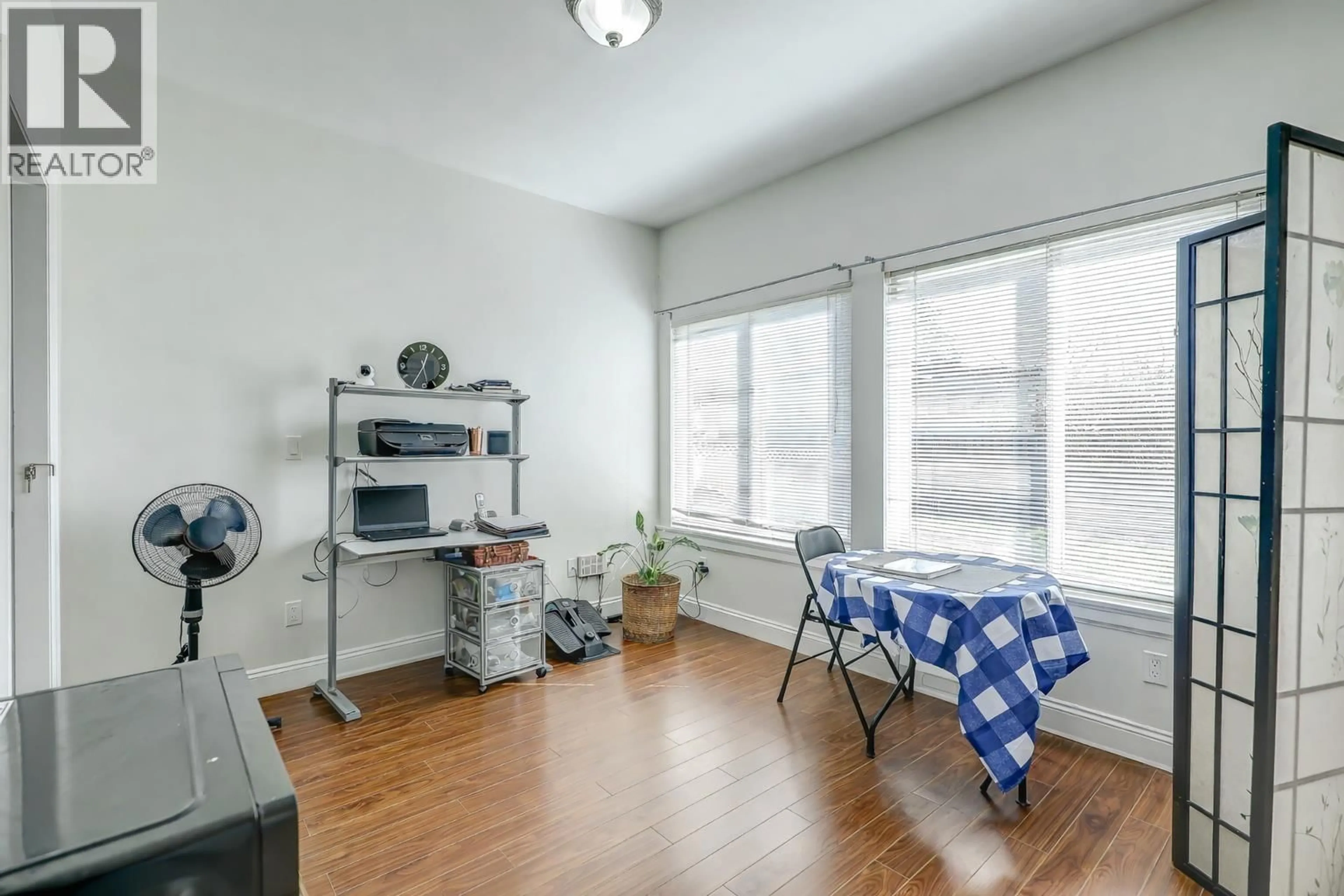 A pic of a room for 7448 17TH AVE AVENUE, Burnaby British Columbia V3N1L4