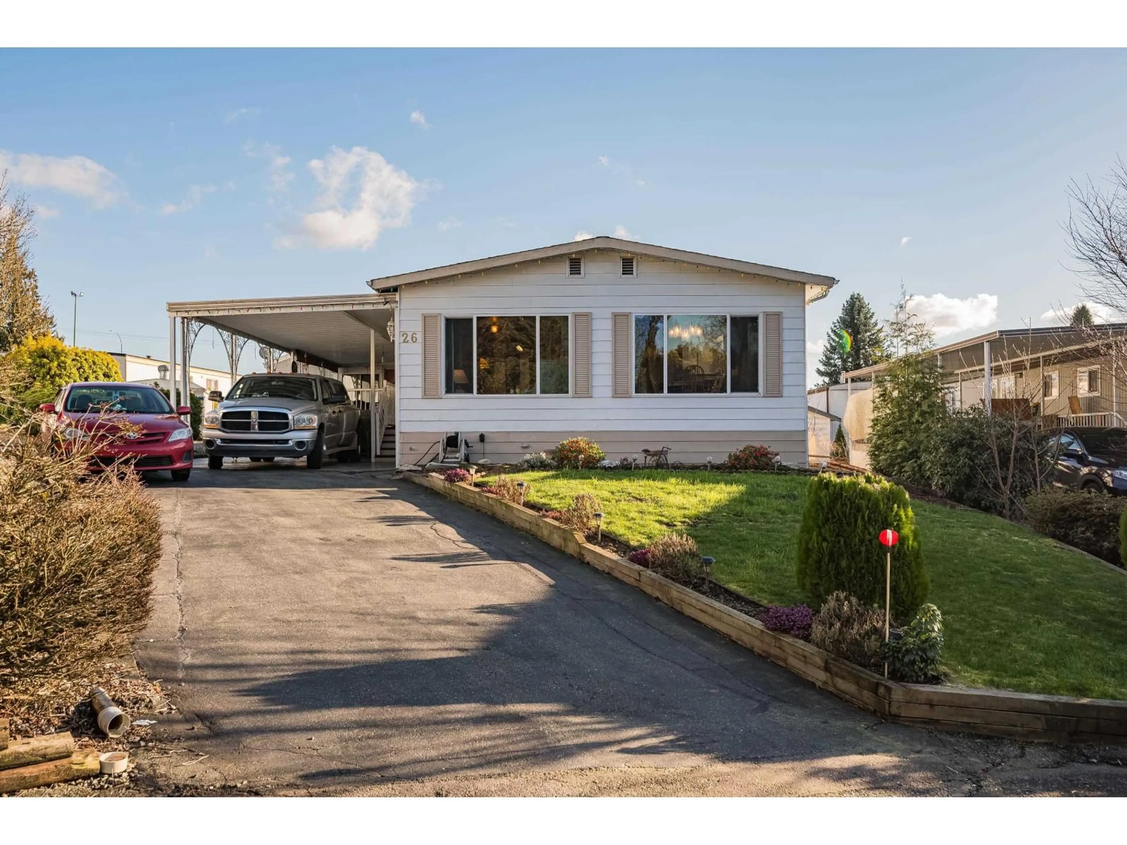 Home with vinyl exterior material, street for 26 - 2035 MARTENS STREET, Abbotsford British Columbia V2T6M3