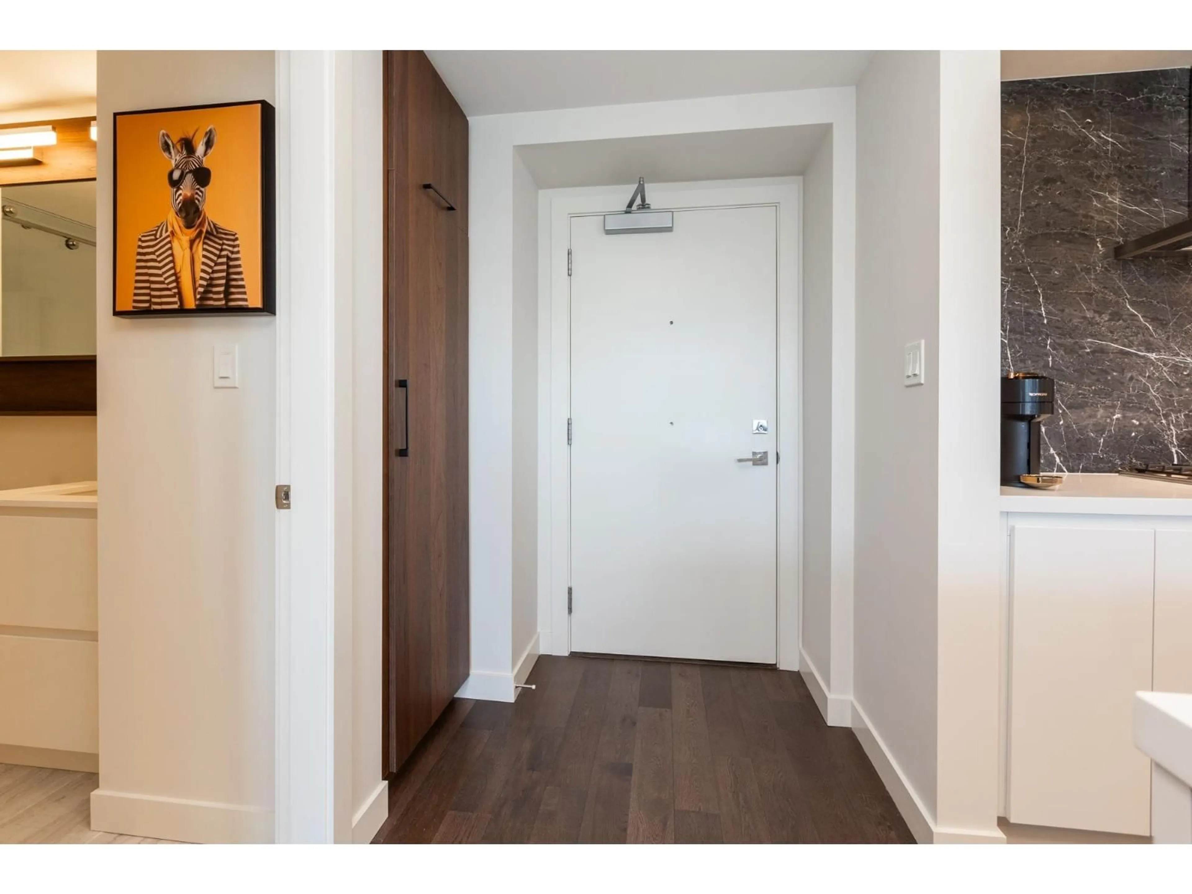 Indoor entryway for 416 - 1526 FINLAY STREET, White Rock British Columbia V4B4L9