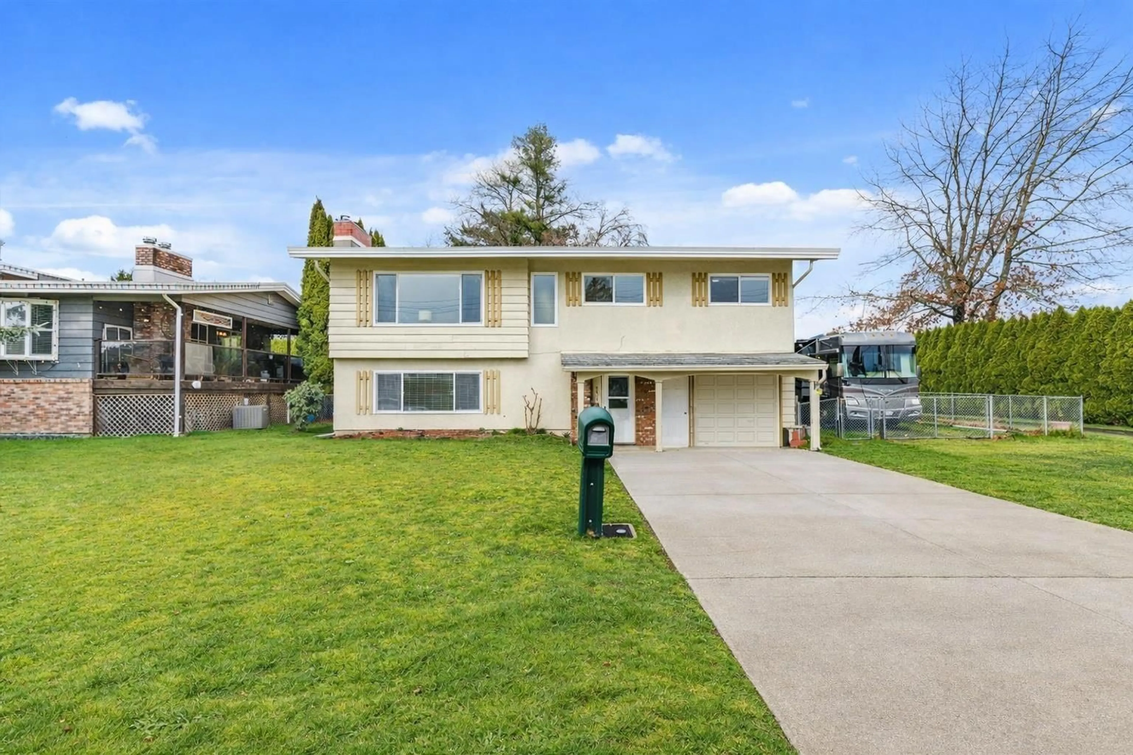 Home with vinyl exterior material, street for 46393 MARION AVENUE, Chilliwack British Columbia V2P3P6