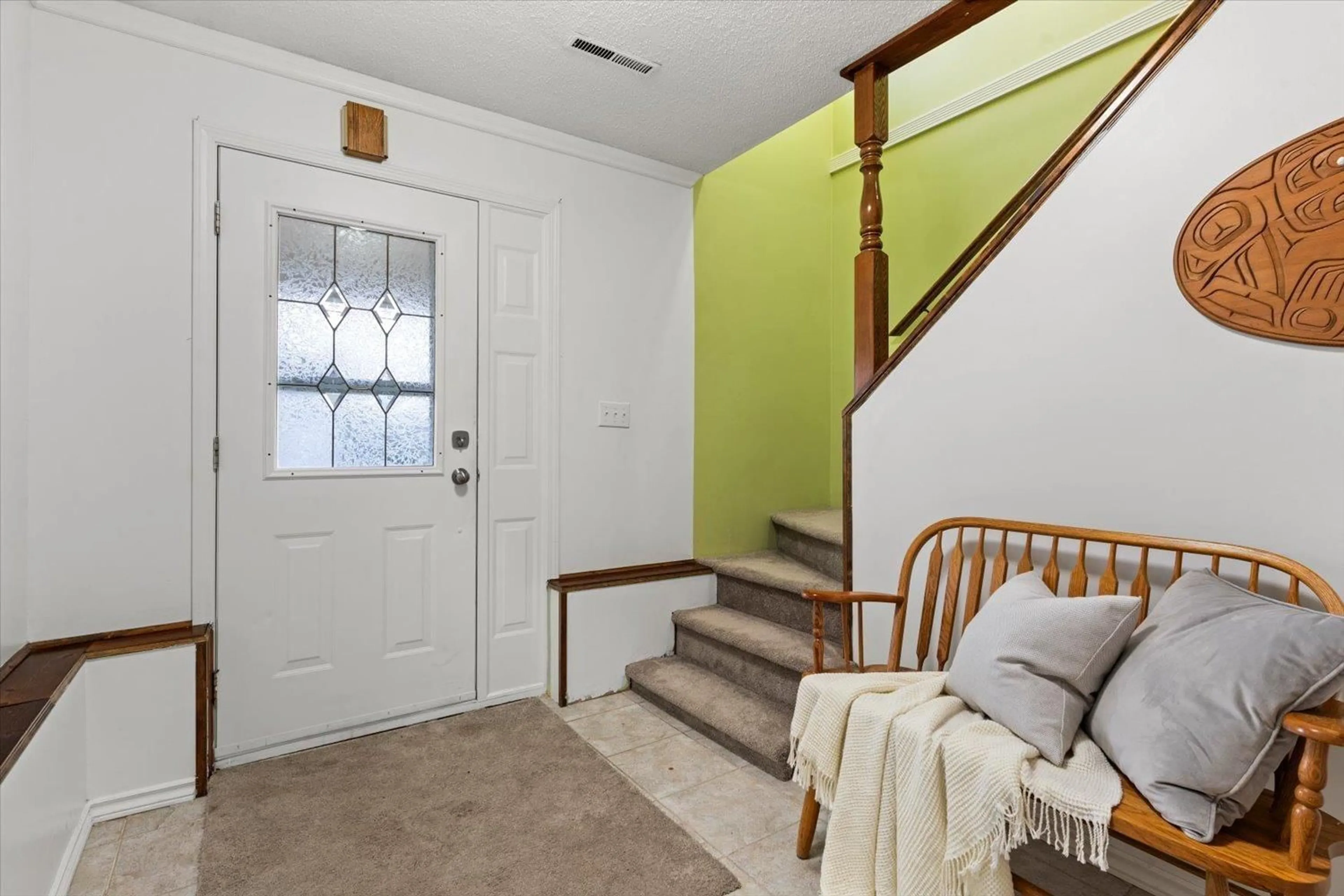 Indoor entryway for 46393 MARION AVENUE, Chilliwack British Columbia V2P3P6
