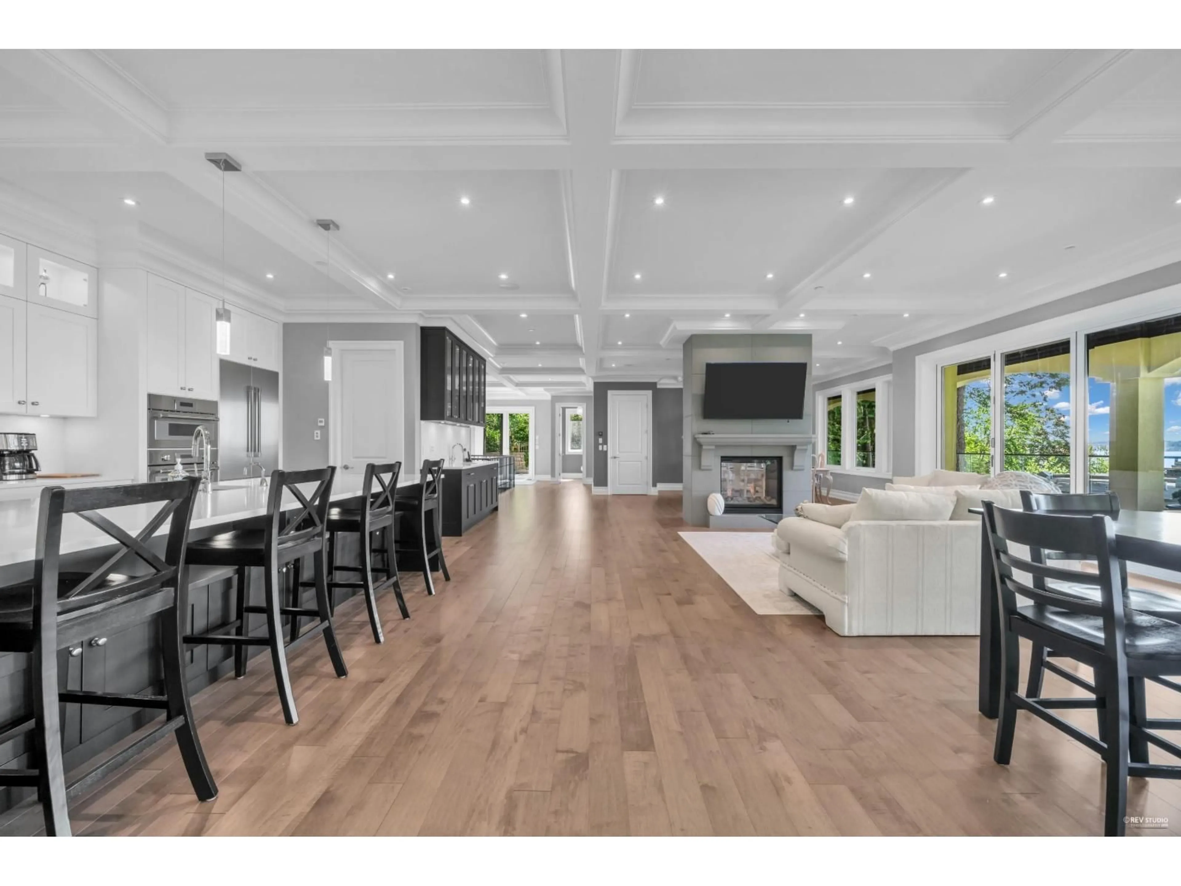 Open concept kitchen, wood/laminate floor for 1349 ANDERSON STREET, White Rock British Columbia V4B3P4