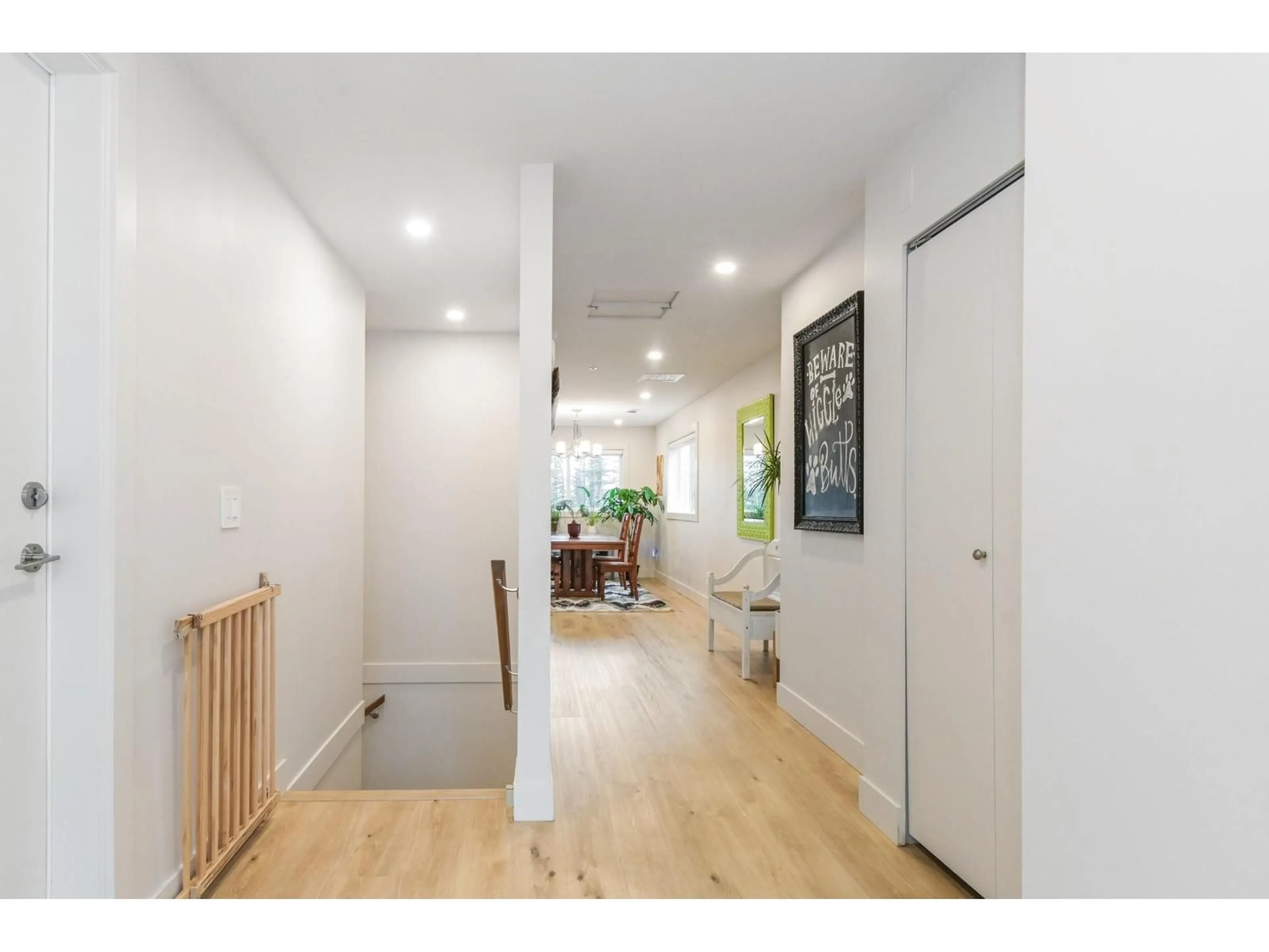 Indoor entryway for 5 - 1928 WOODSIDE BOULEVARD, Agassiz British Columbia V0M1A1