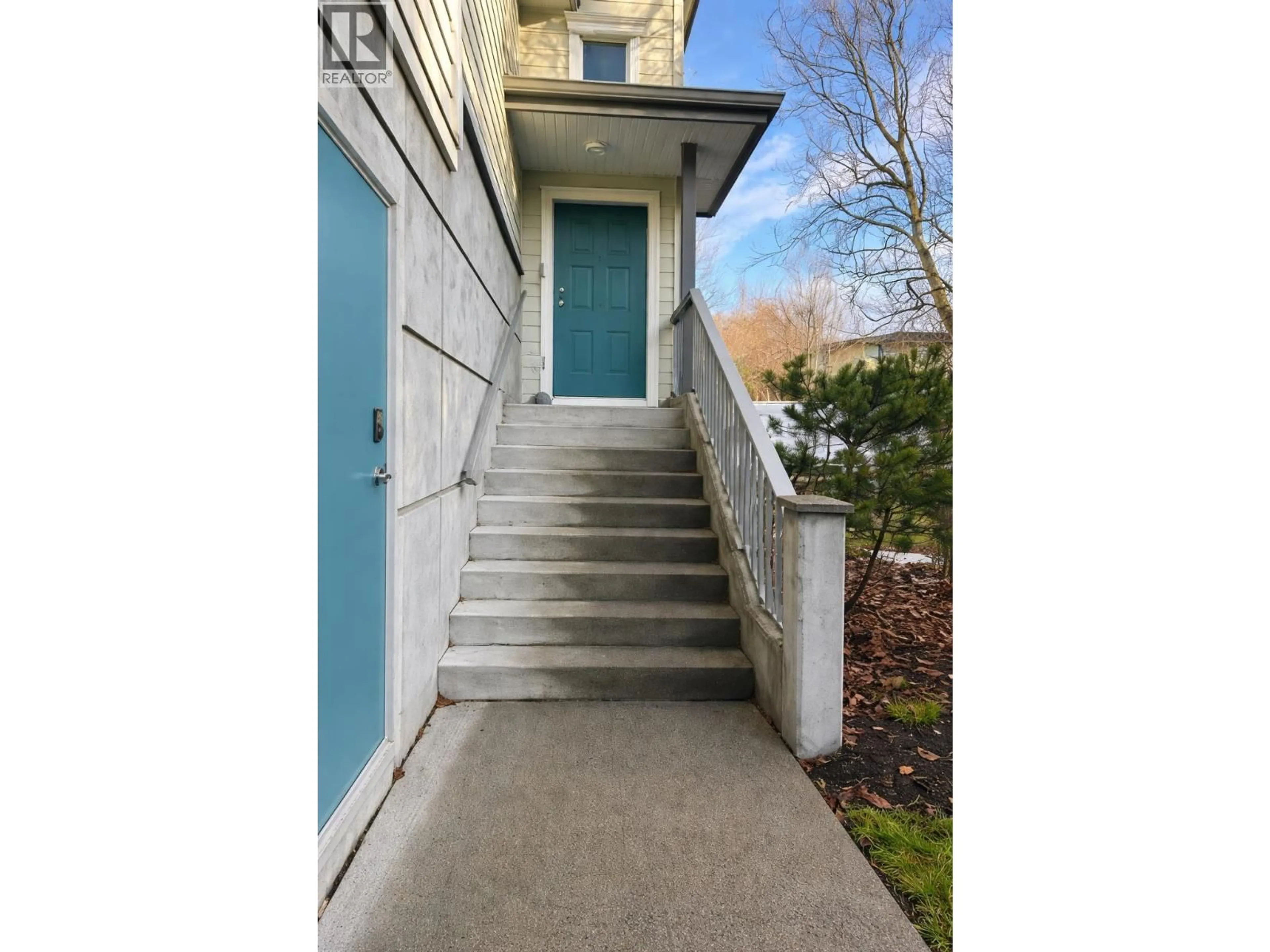 Unknown for 36 - 40632 GOVERNMENT ROAD, Squamish British Columbia V8B0M7