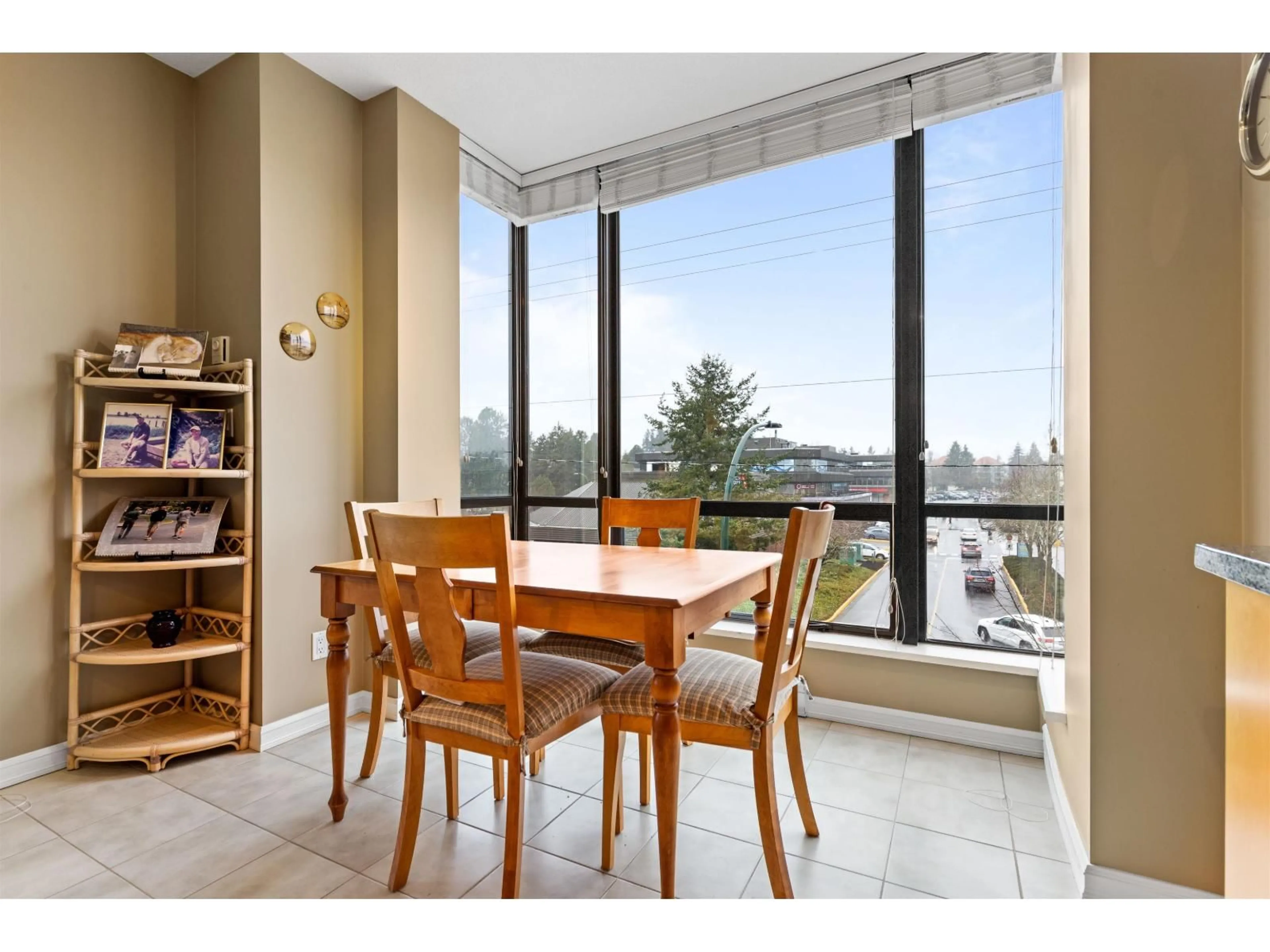 Dining room, unknown for 304 - 1581 FOSTER STREET, White Rock British Columbia V4B5M1