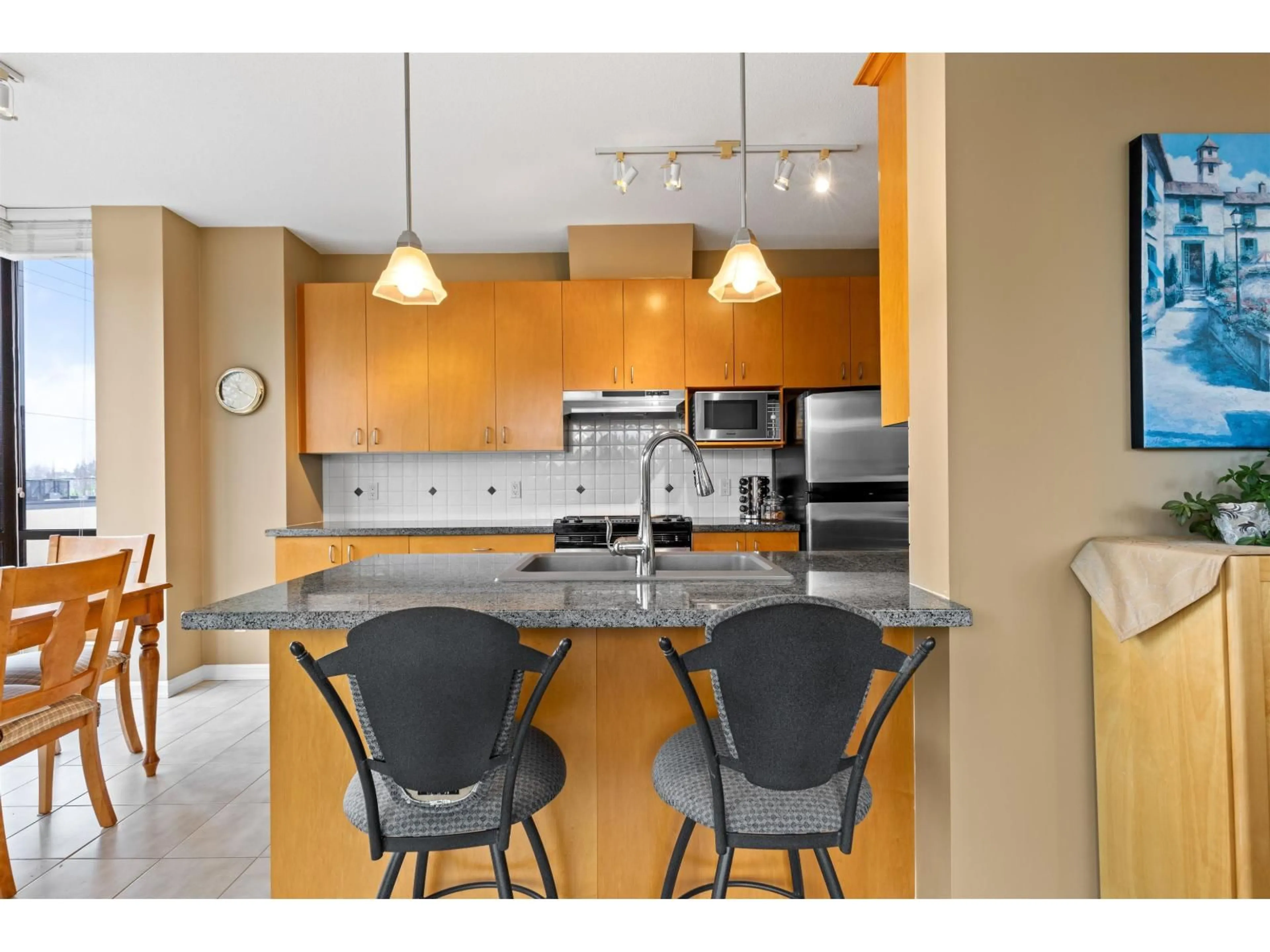 Open concept kitchen, unknown for 304 - 1581 FOSTER STREET, White Rock British Columbia V4B5M1